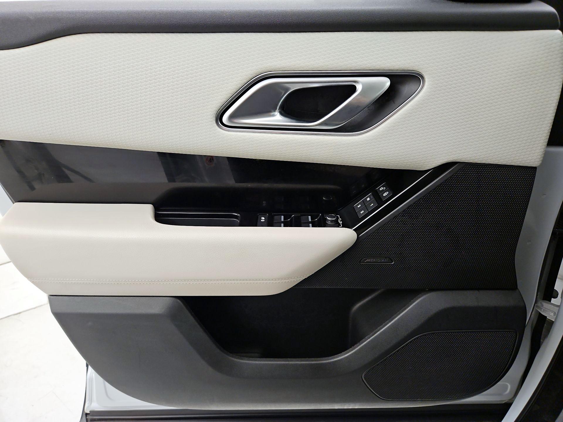 Thumbnail: 2020 Land Rover Range Rover Velar - 12