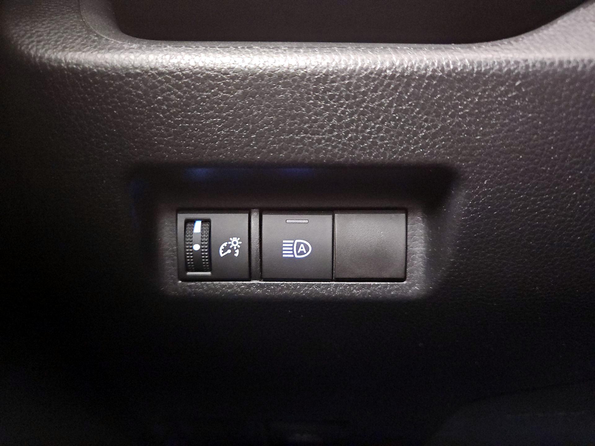 Thumbnail: 2021 Toyota RAV4 - 13