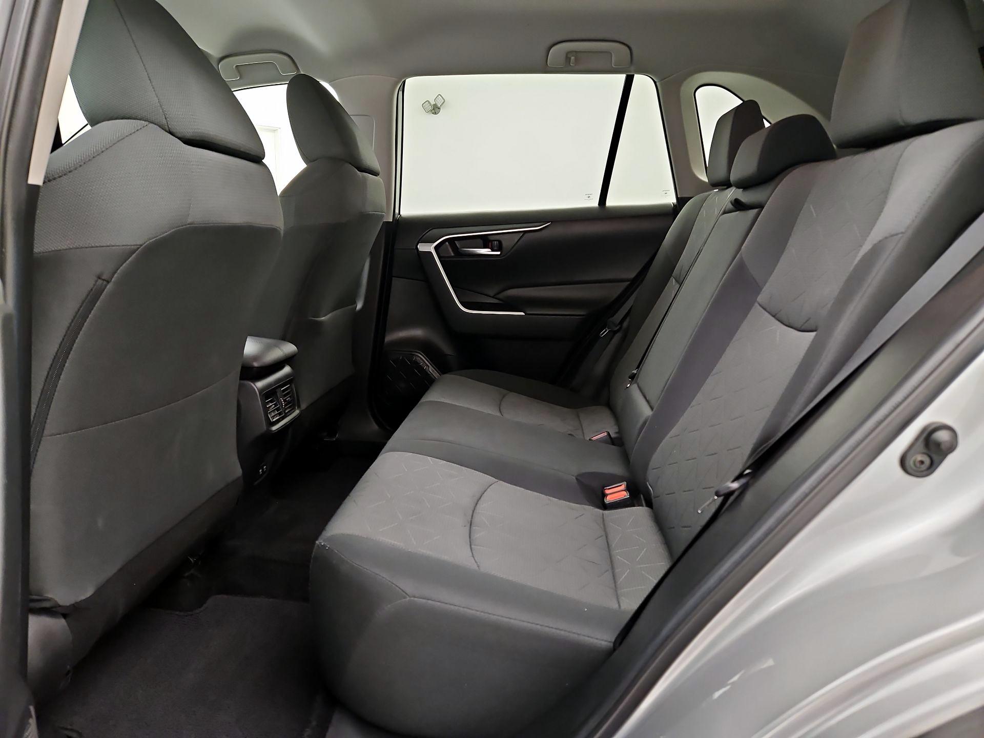 Thumbnail: 2021 Toyota RAV4 - 19