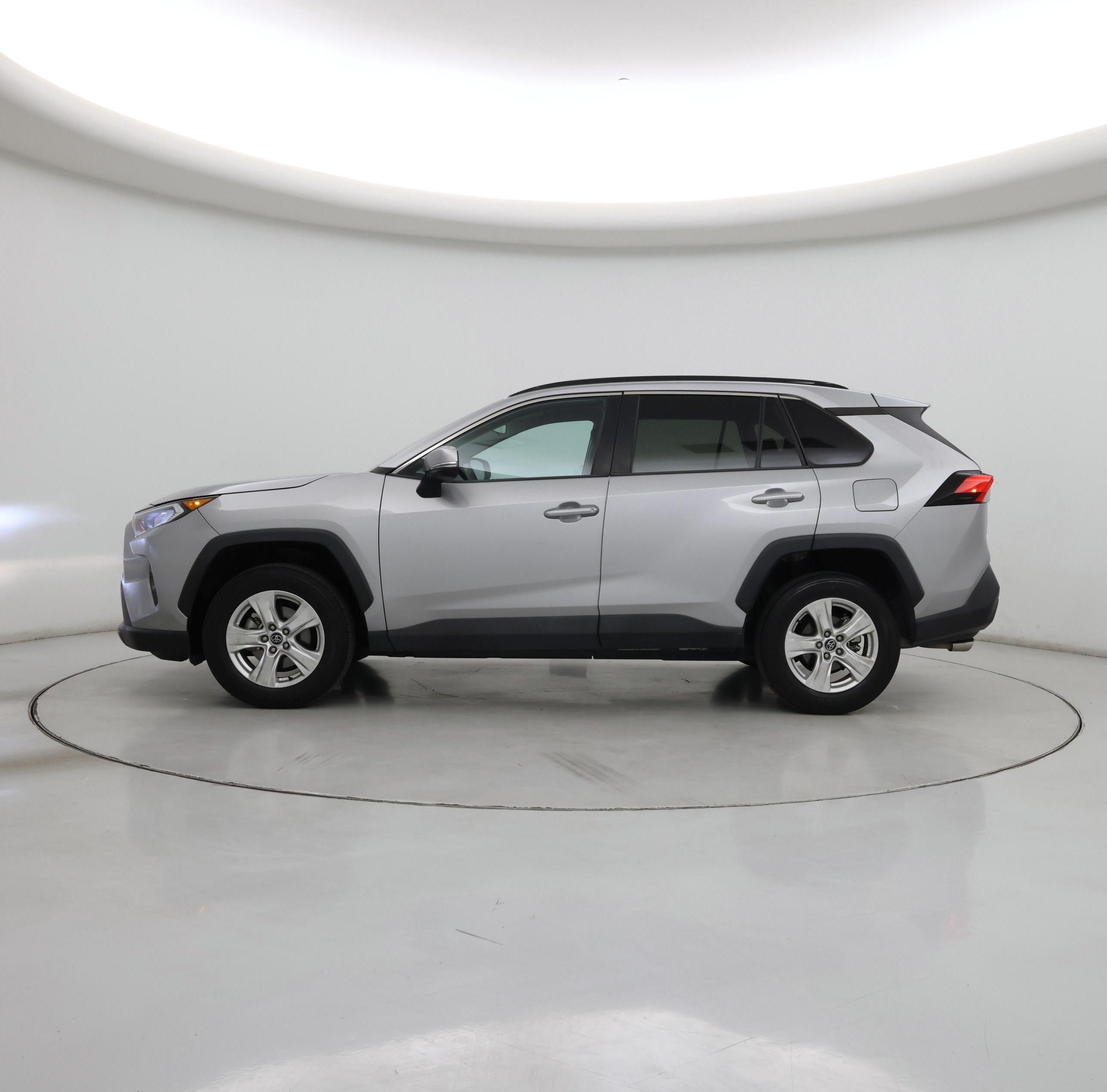 Thumbnail: 2021 Toyota RAV4 - 3