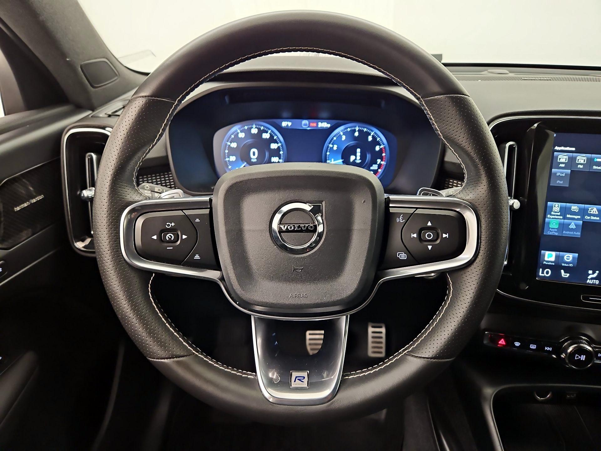 Thumbnail: 2020 Volvo XC40 - 10