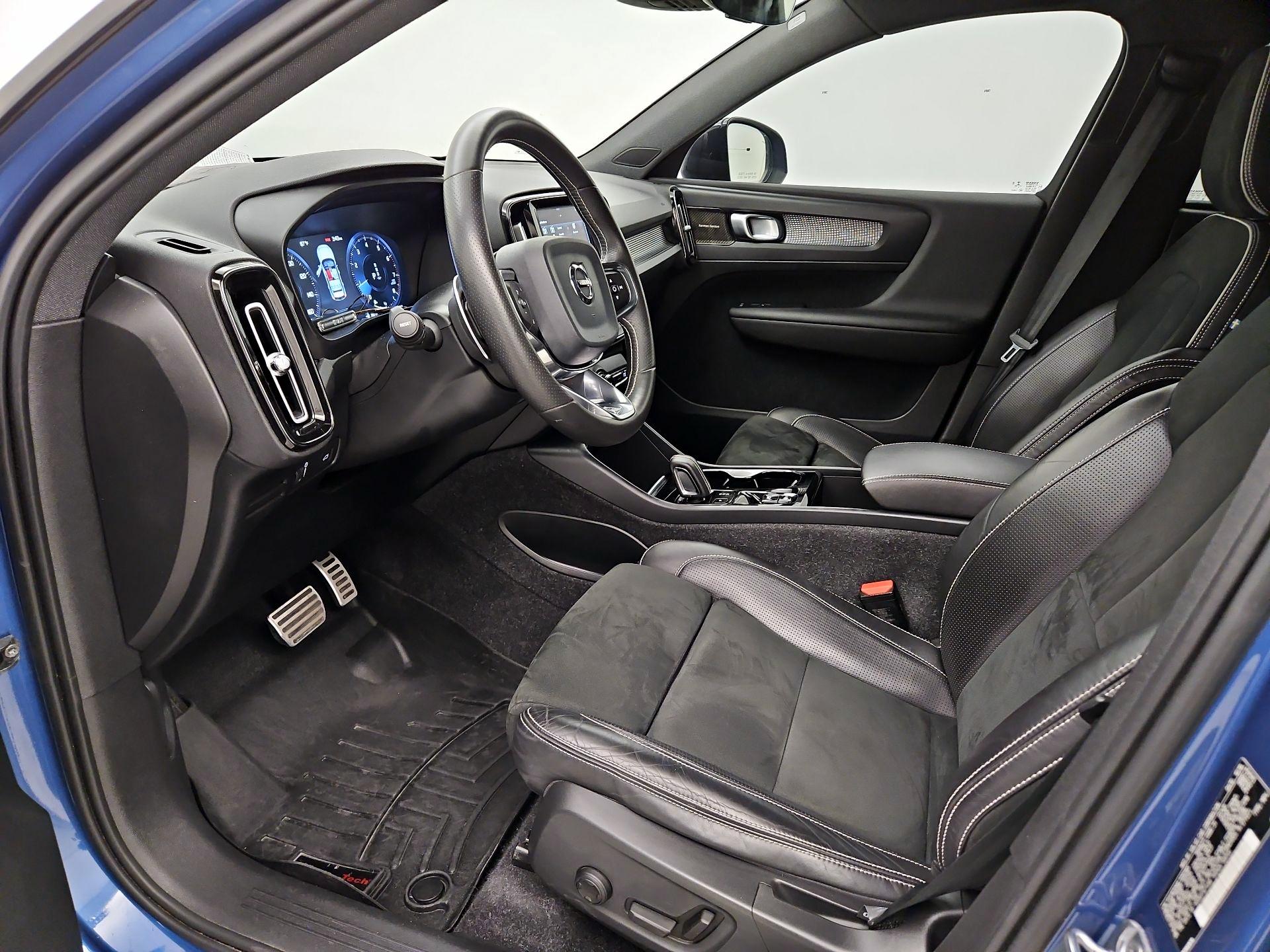 Thumbnail: 2020 Volvo XC40 - 11