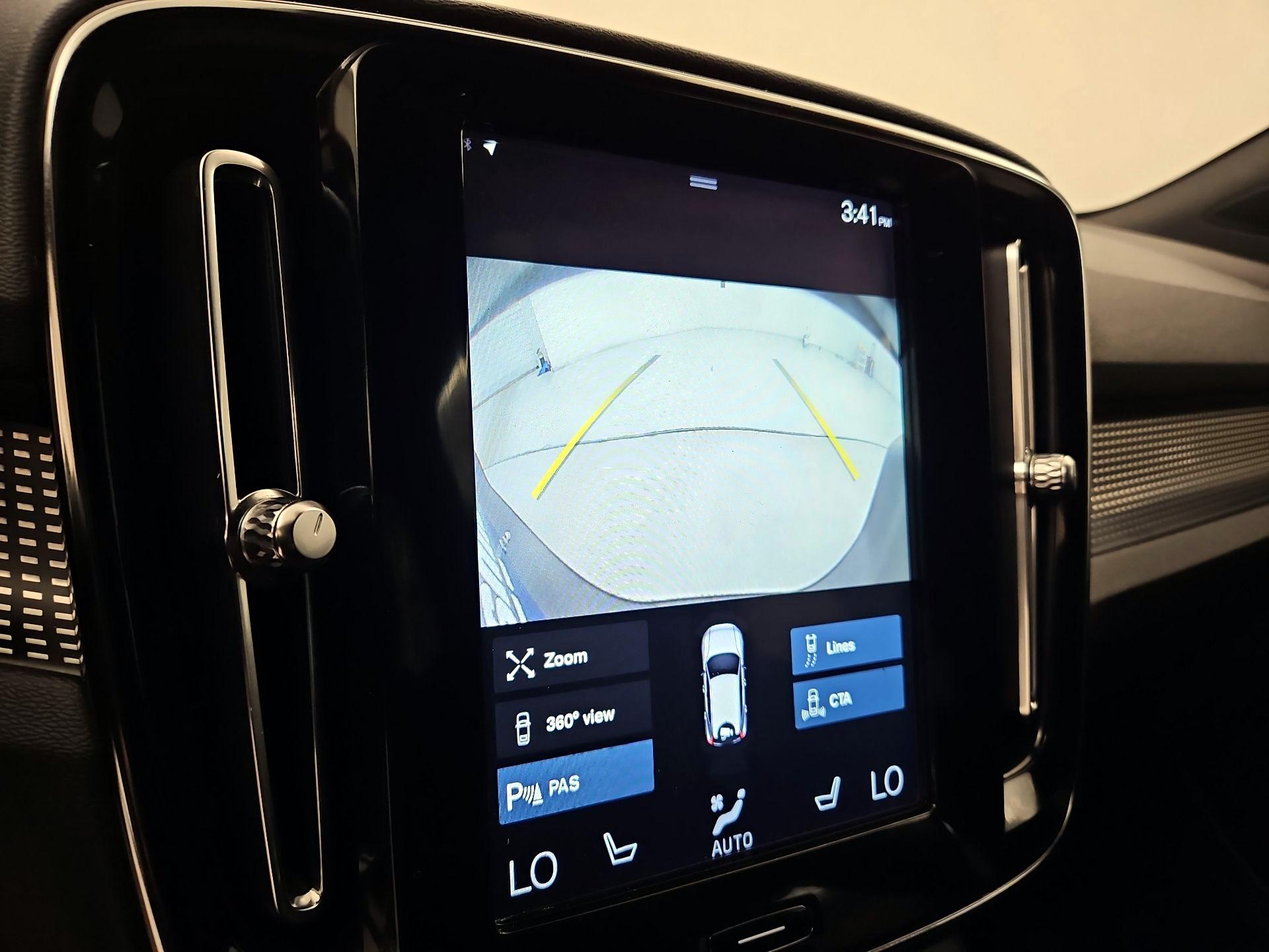 Thumbnail: 2020 Volvo XC40 - 14