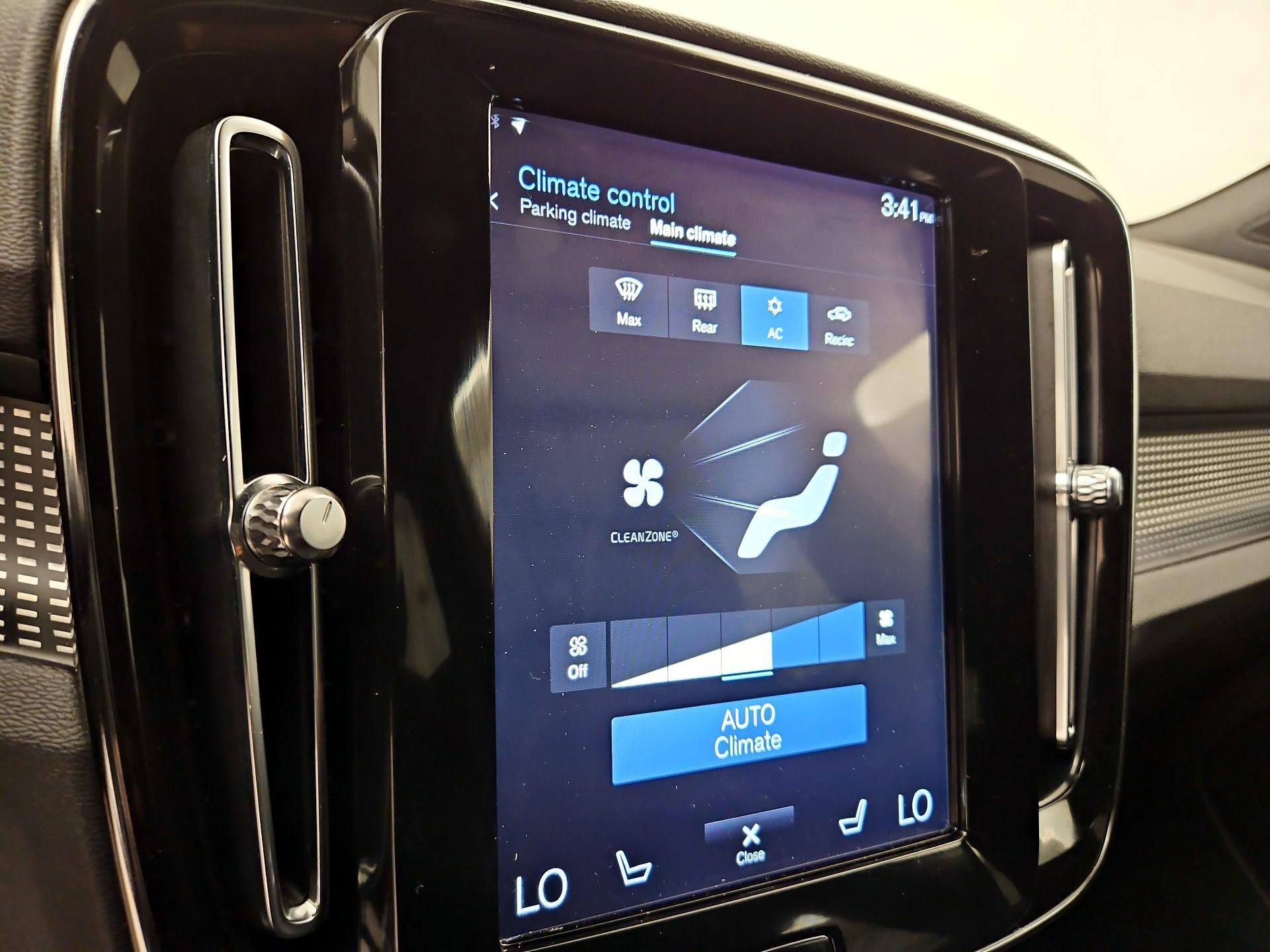 Thumbnail: 2020 Volvo XC40 - 16