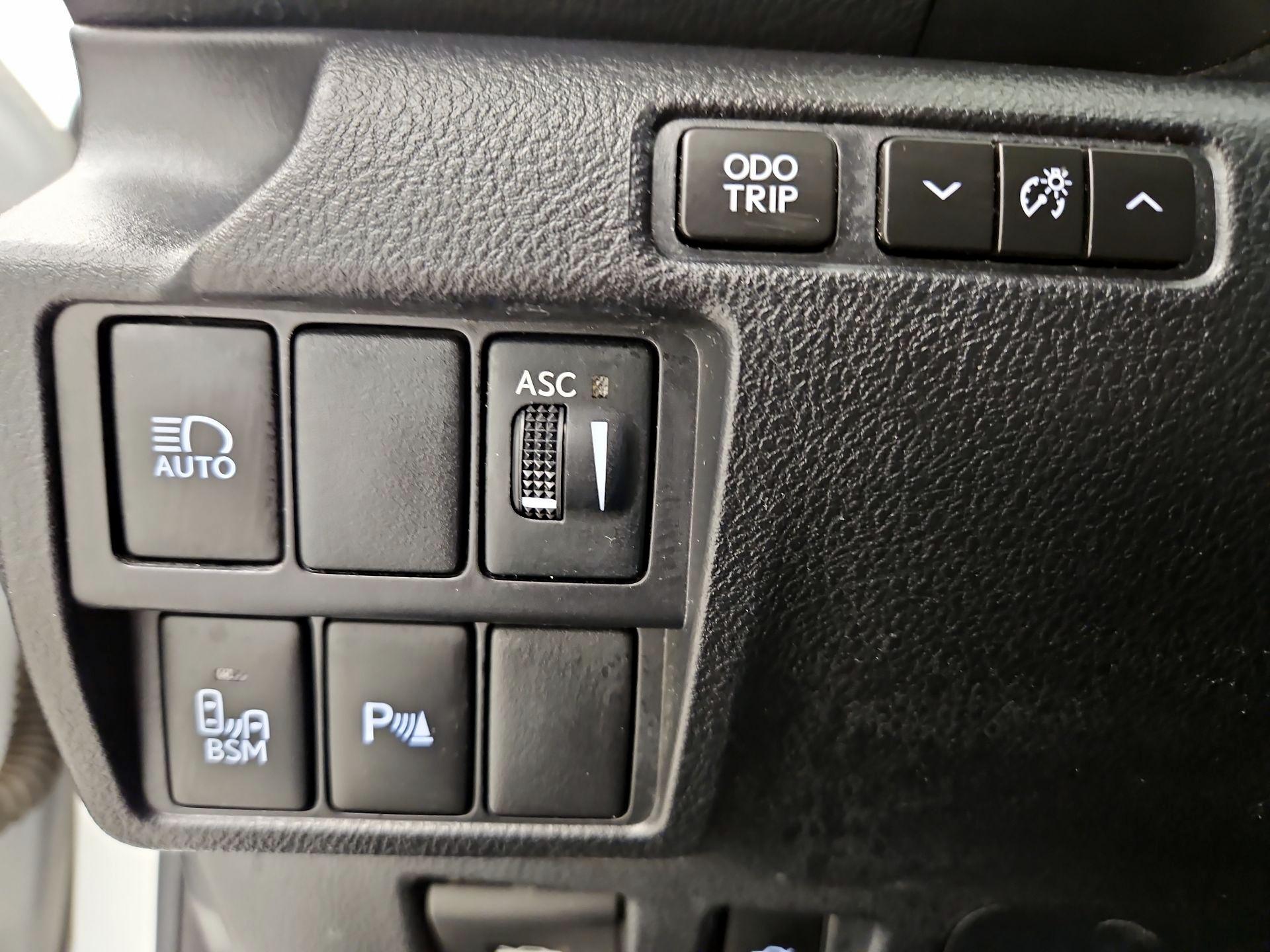 Thumbnail: 2020 Lexus IS - 13