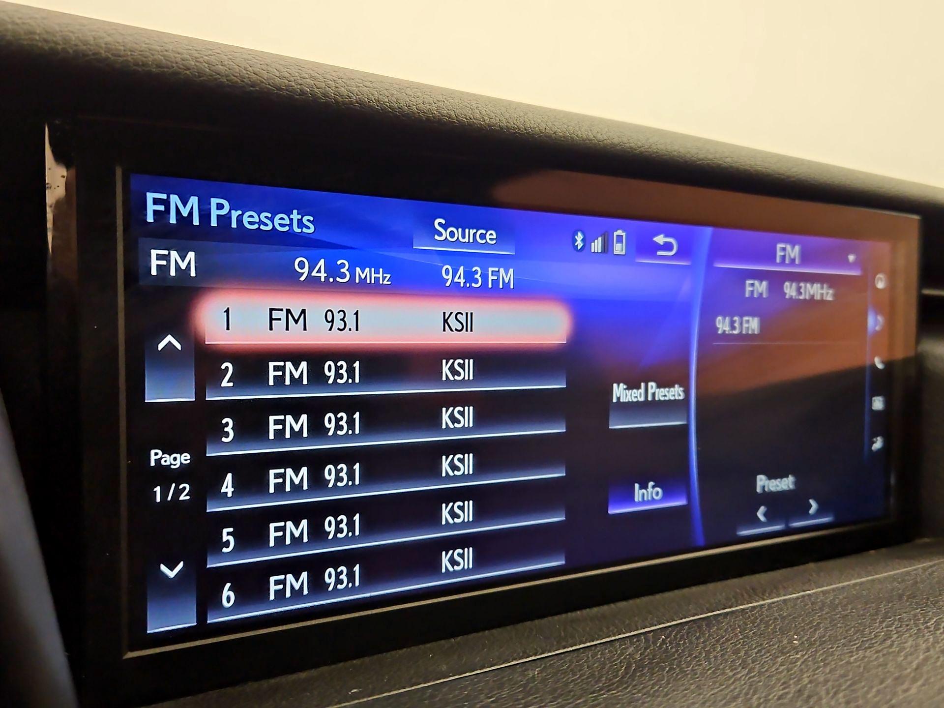 Thumbnail: 2020 Lexus IS - 16