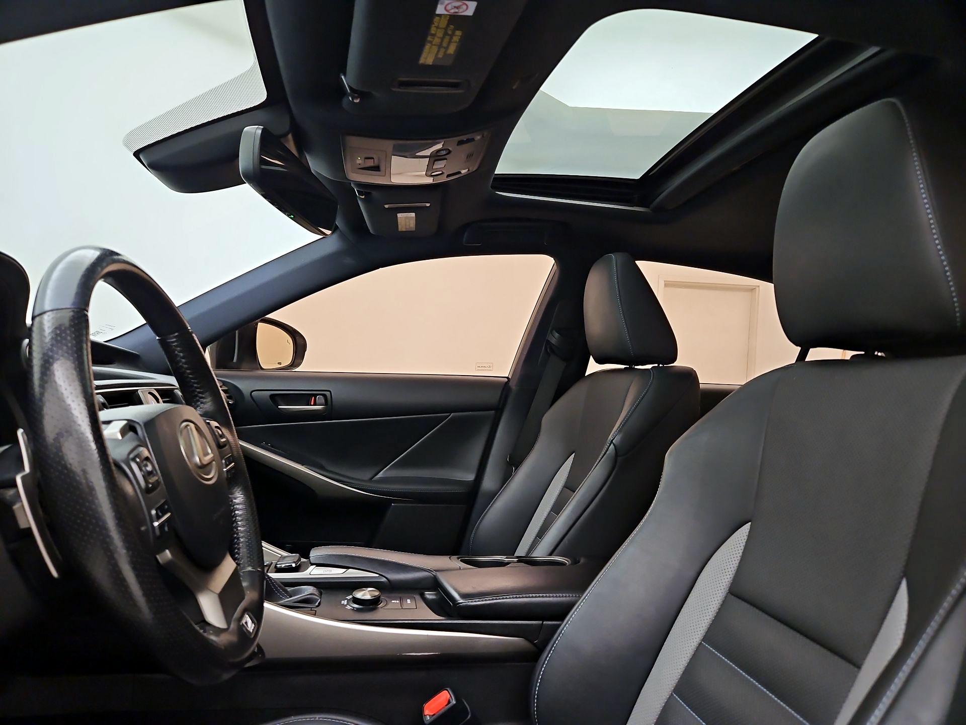 Thumbnail: 2020 Lexus IS - 20