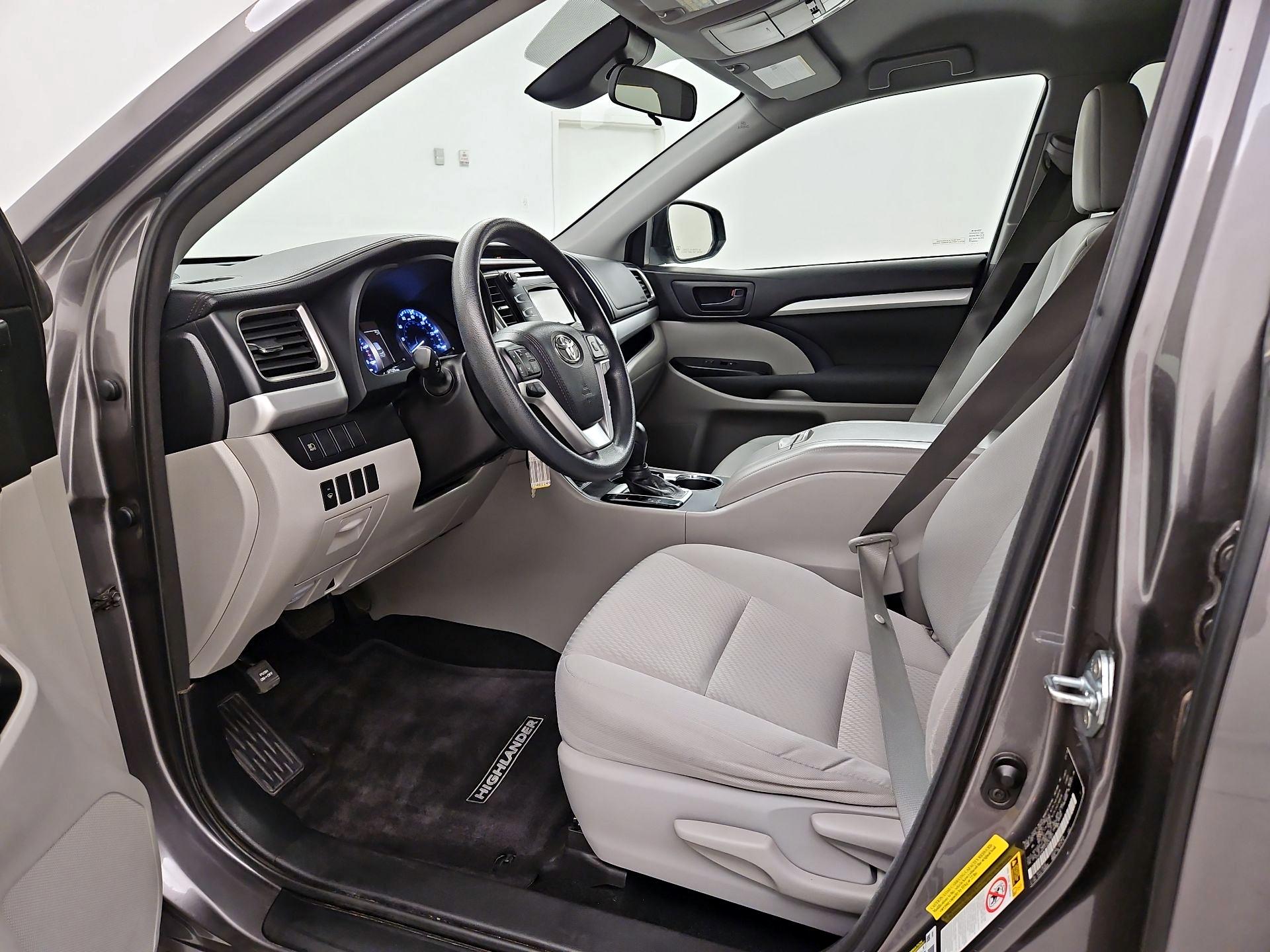 Thumbnail: 2018 Toyota Highlander - 11