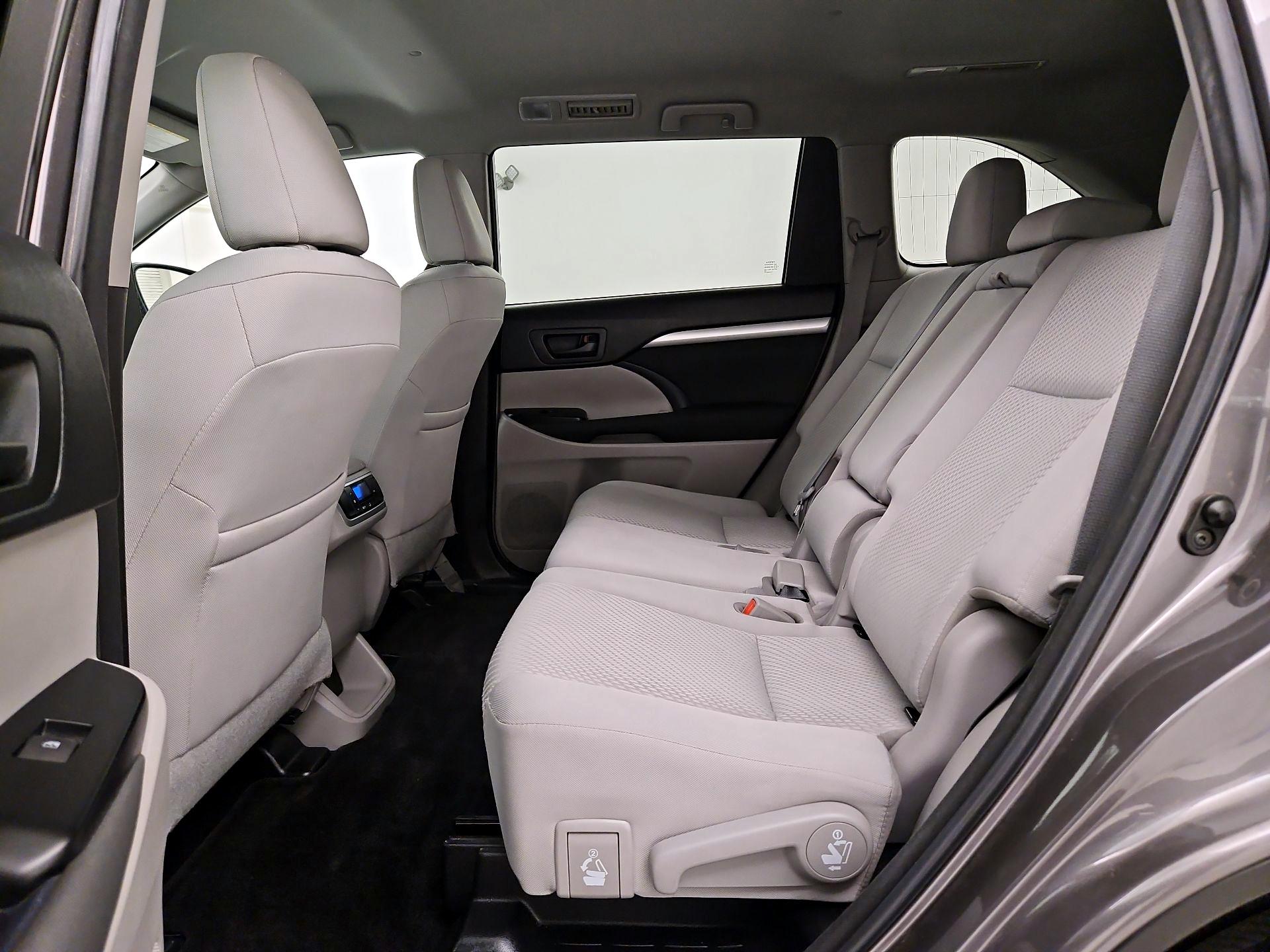 Thumbnail: 2018 Toyota Highlander - 19