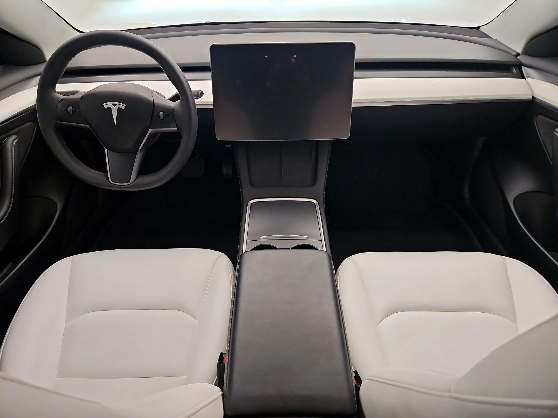 Thumbnail: 2023 Tesla Model 3 - 9