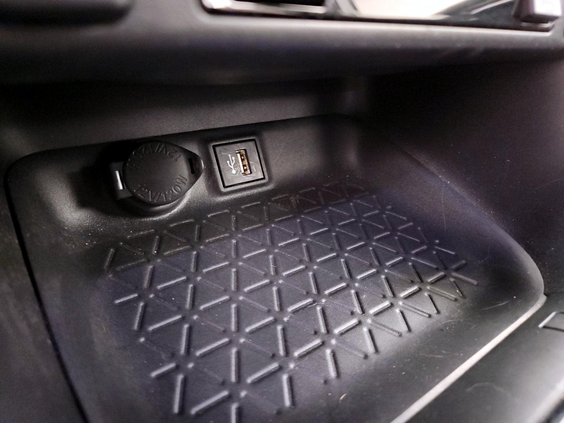 Thumbnail: 2023 Toyota RAV4 - 18