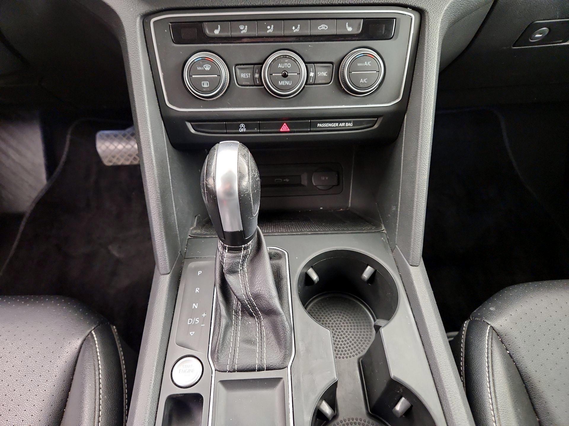 Thumbnail: 2021 Volkswagen Atlas - 17