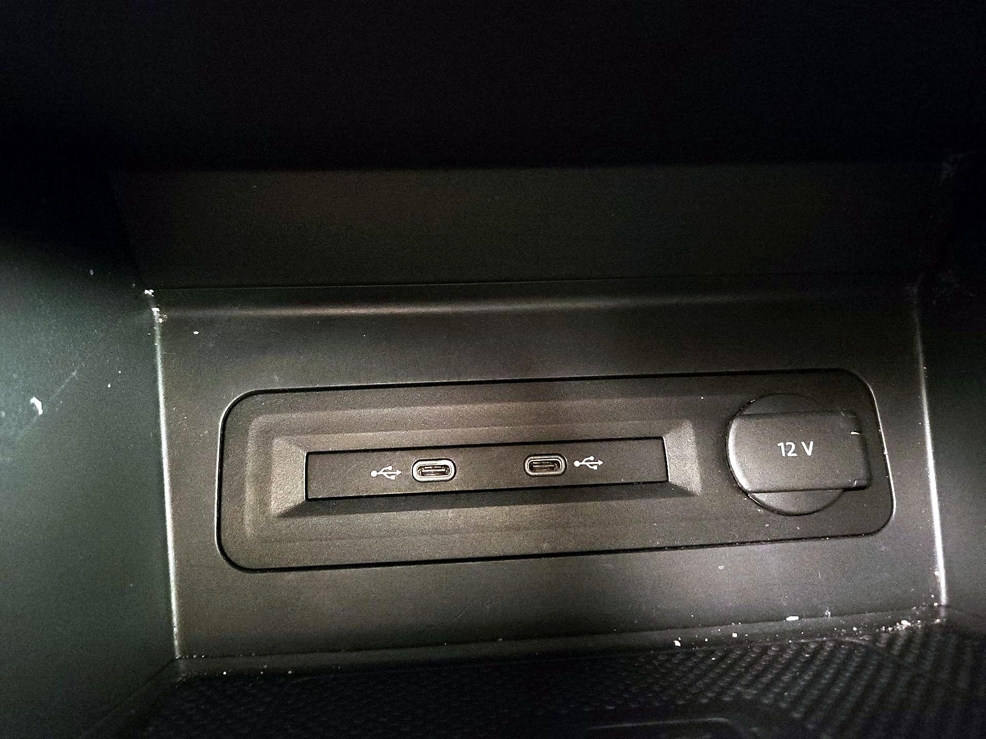 Thumbnail: 2021 Volkswagen Atlas - 18