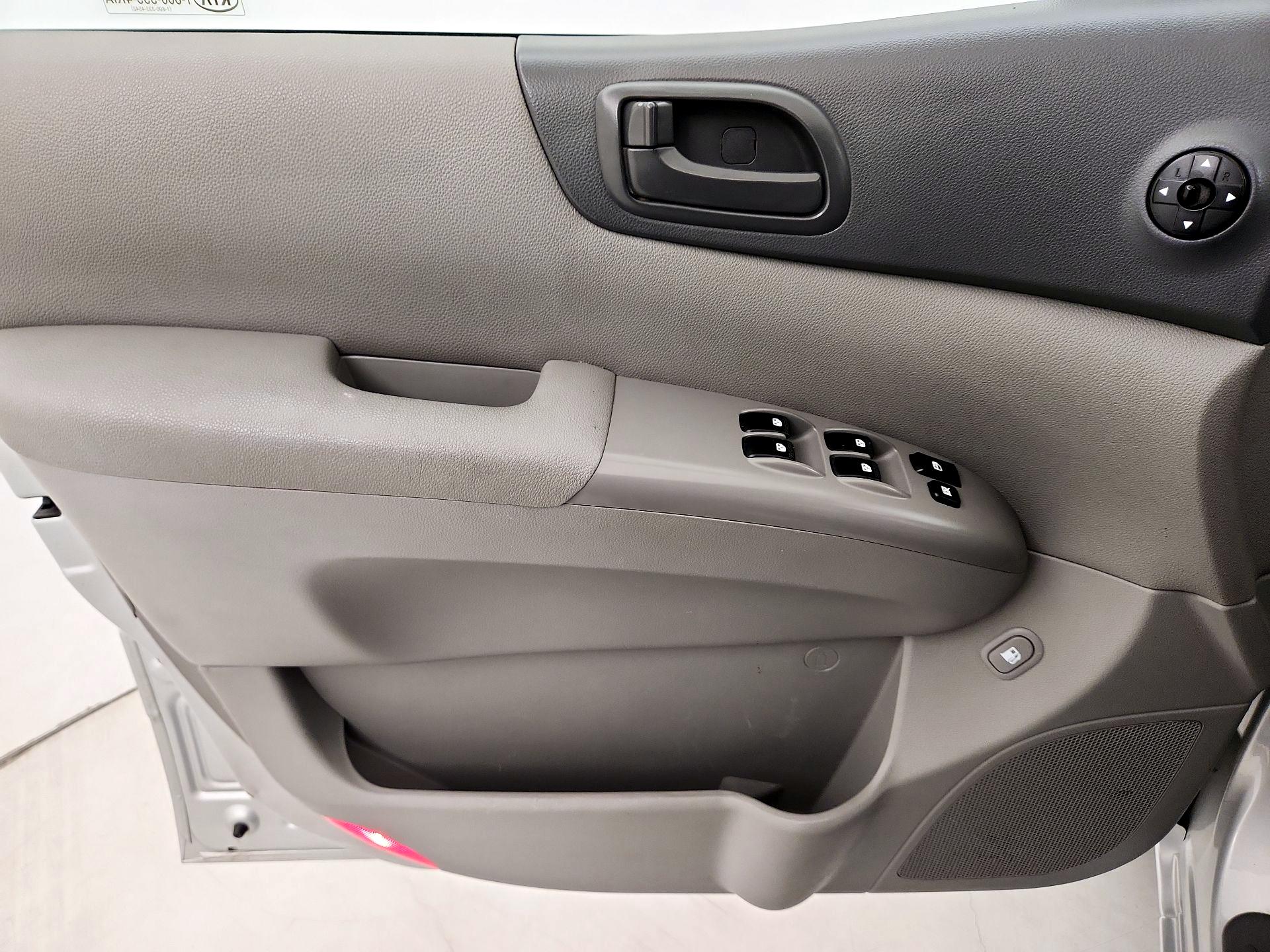 Thumbnail: 2014 Kia Sedona - 12