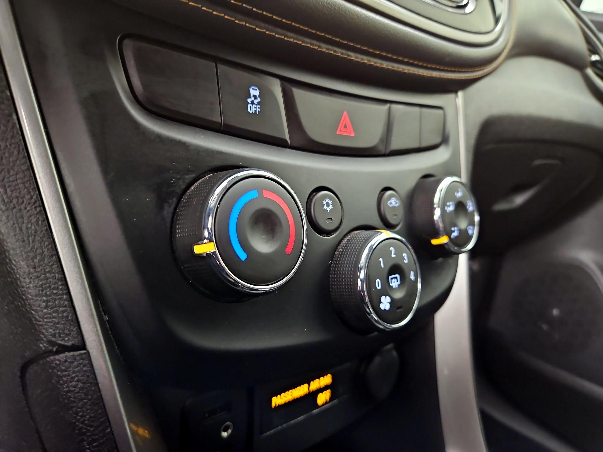 Thumbnail: 2020 Chevrolet Trax - 16