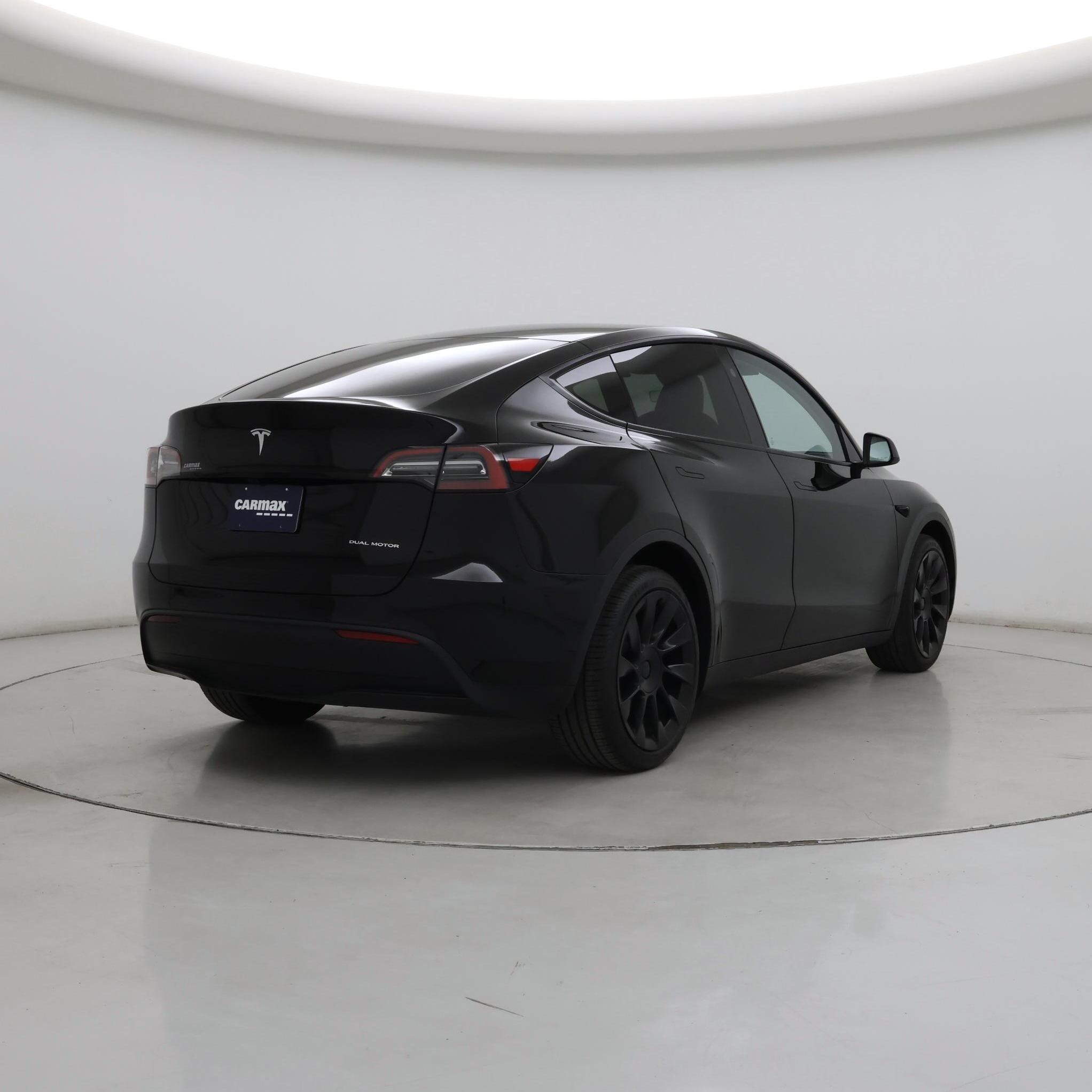 Thumbnail: 2023 Tesla Model Y - 8