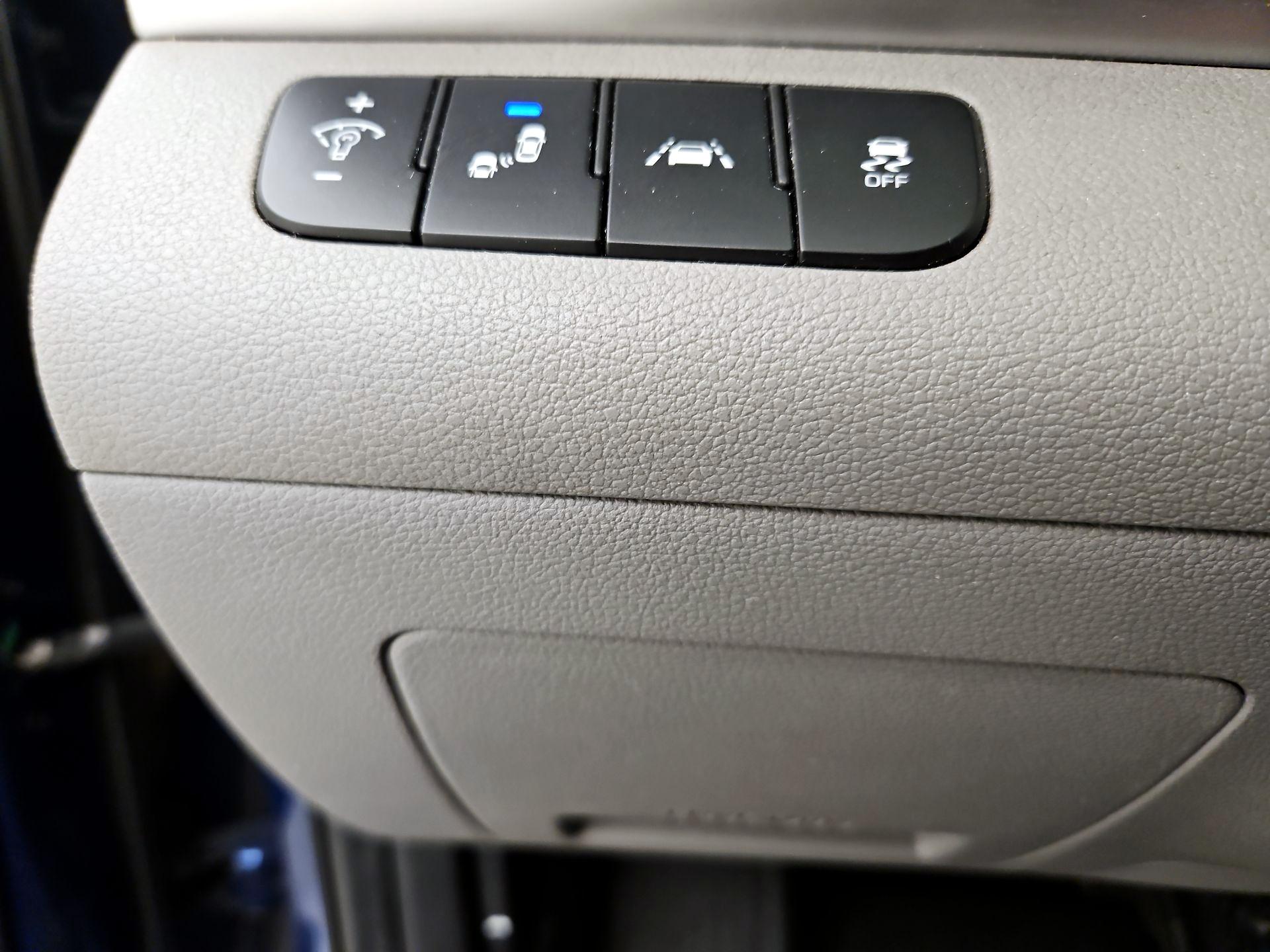 Thumbnail: 2019 Hyundai Elantra - 13