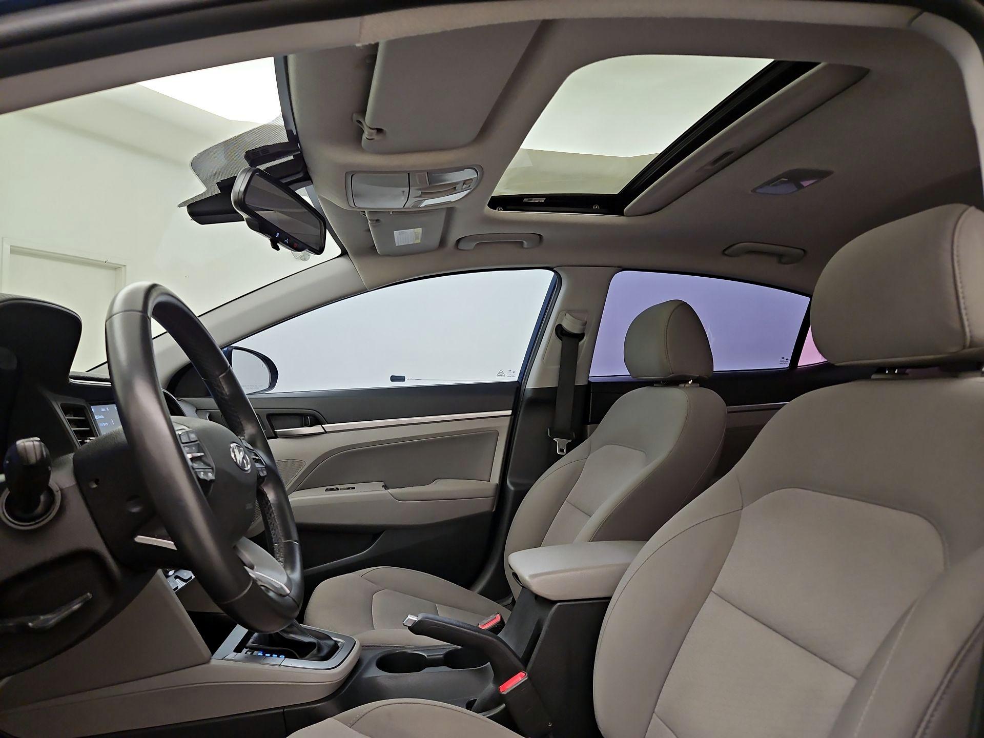 Thumbnail: 2019 Hyundai Elantra - 19