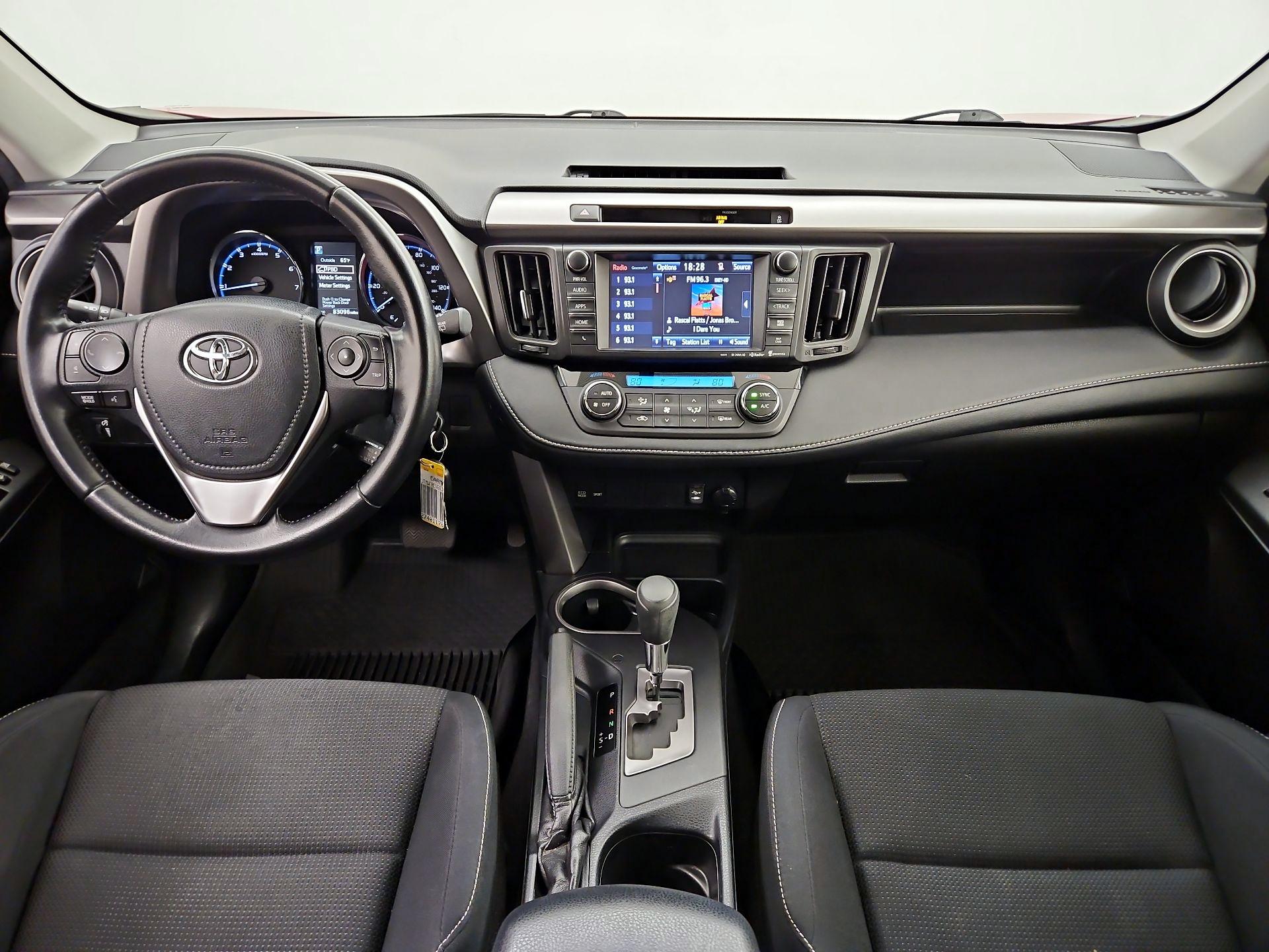 Thumbnail: 2016 Toyota RAV4 - 9