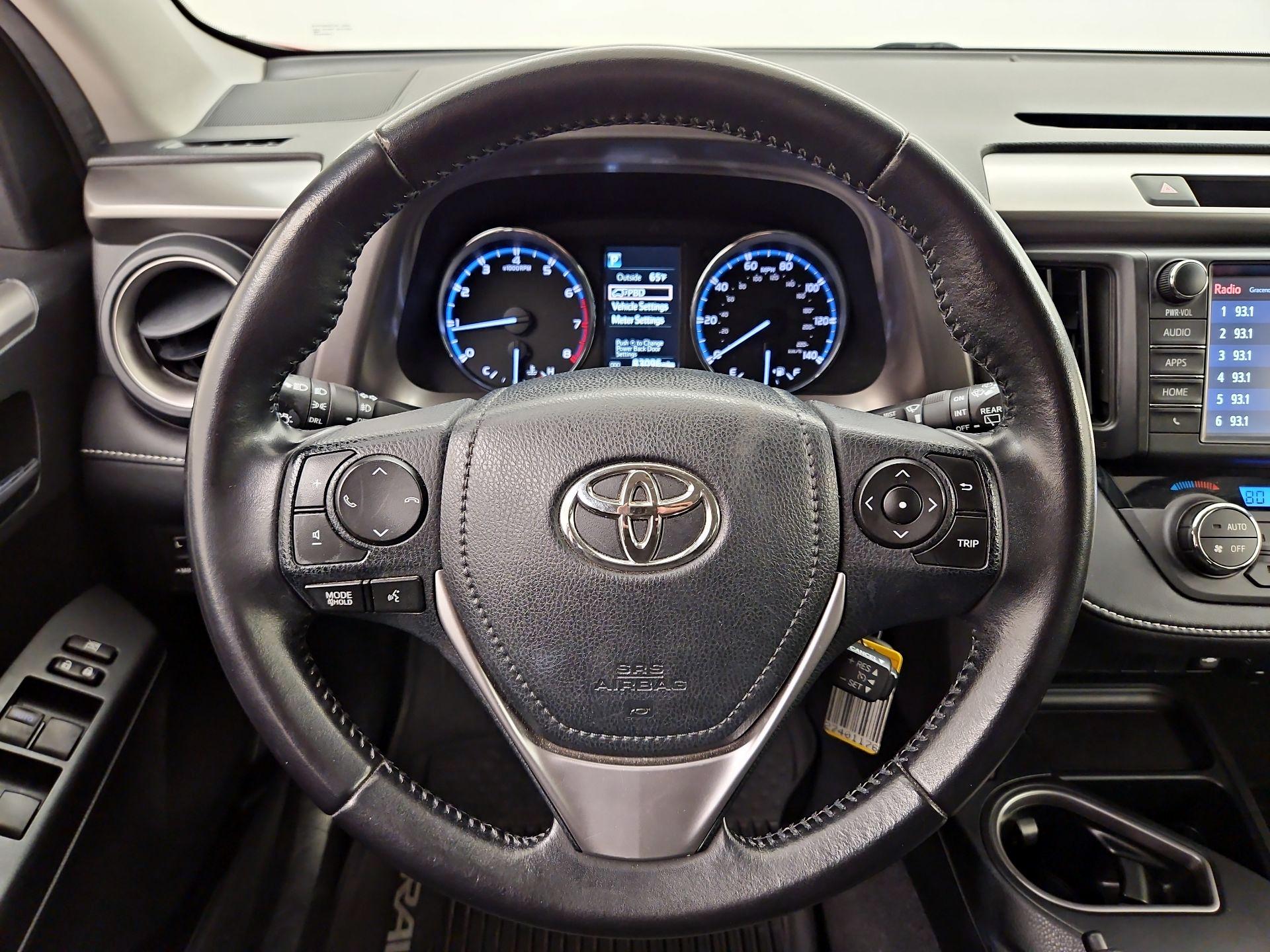 Thumbnail: 2016 Toyota RAV4 - 10