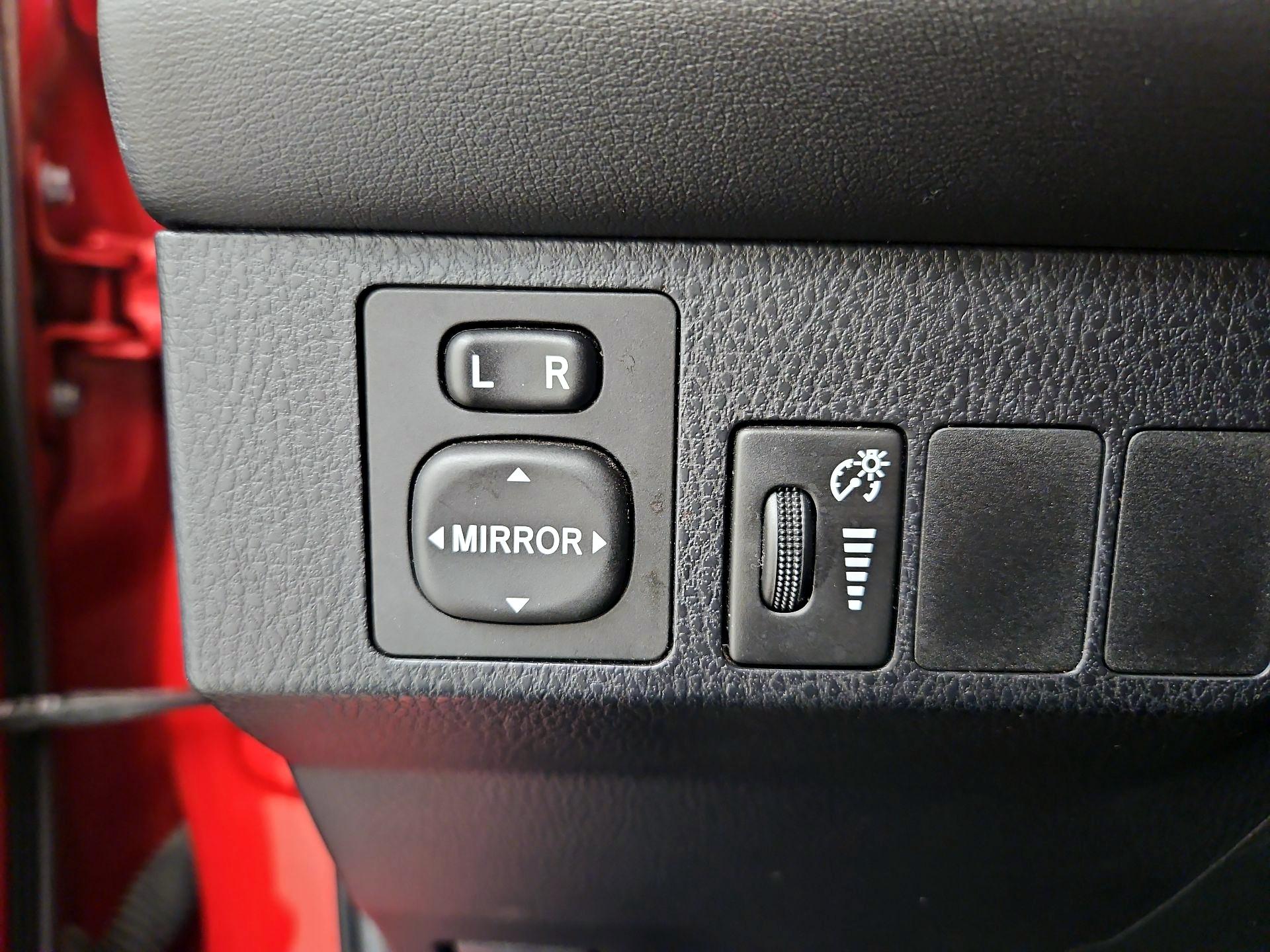 Thumbnail: 2016 Toyota RAV4 - 13