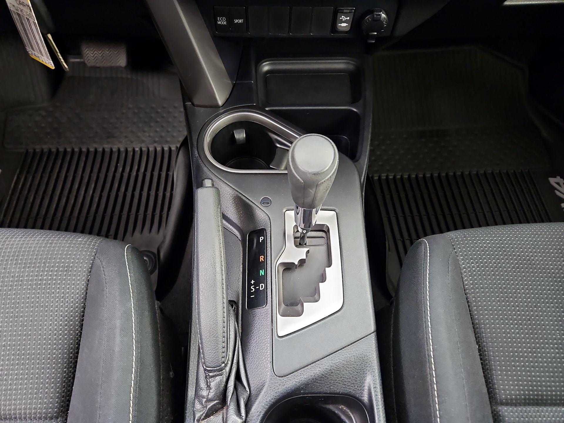 Thumbnail: 2016 Toyota RAV4 - 17