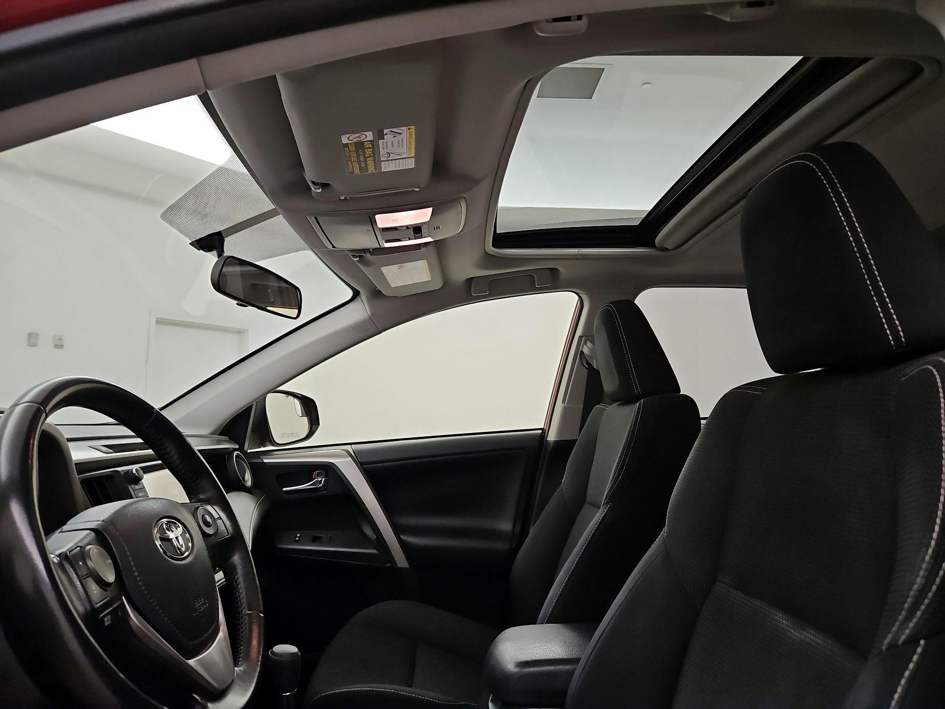 Thumbnail: 2016 Toyota RAV4 - 19