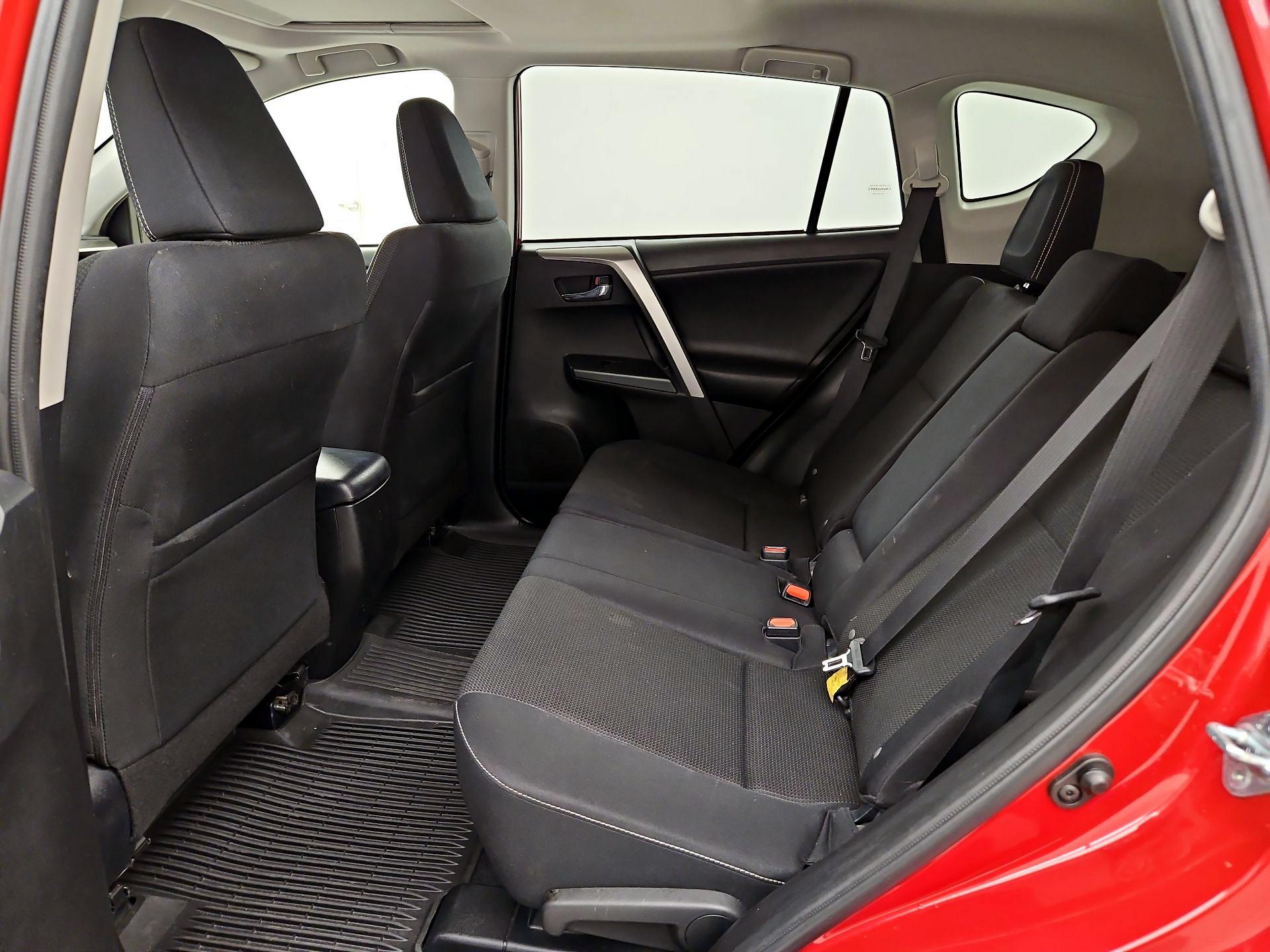 Thumbnail: 2016 Toyota RAV4 - 20