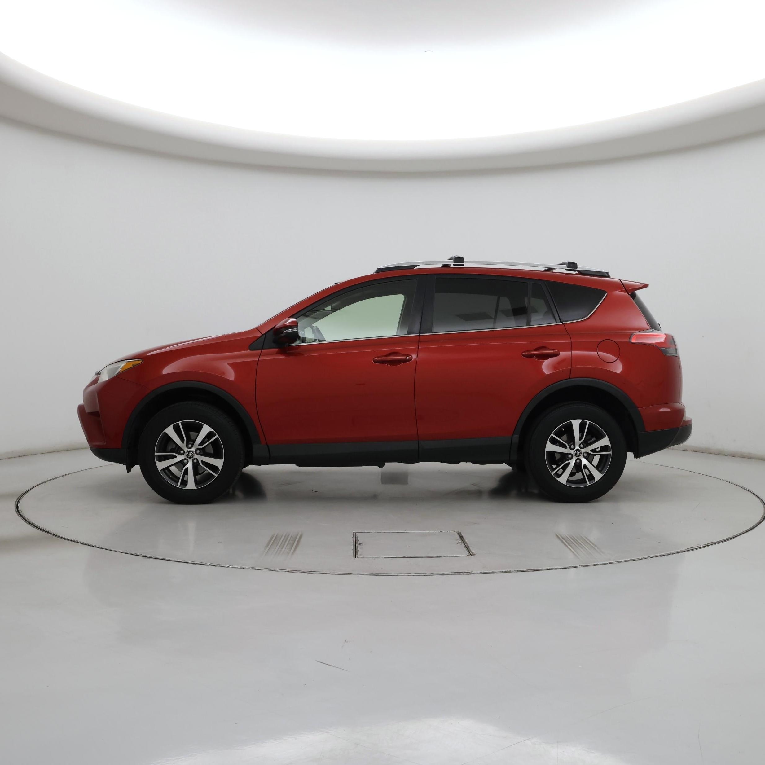 Thumbnail: 2016 Toyota RAV4 - 3