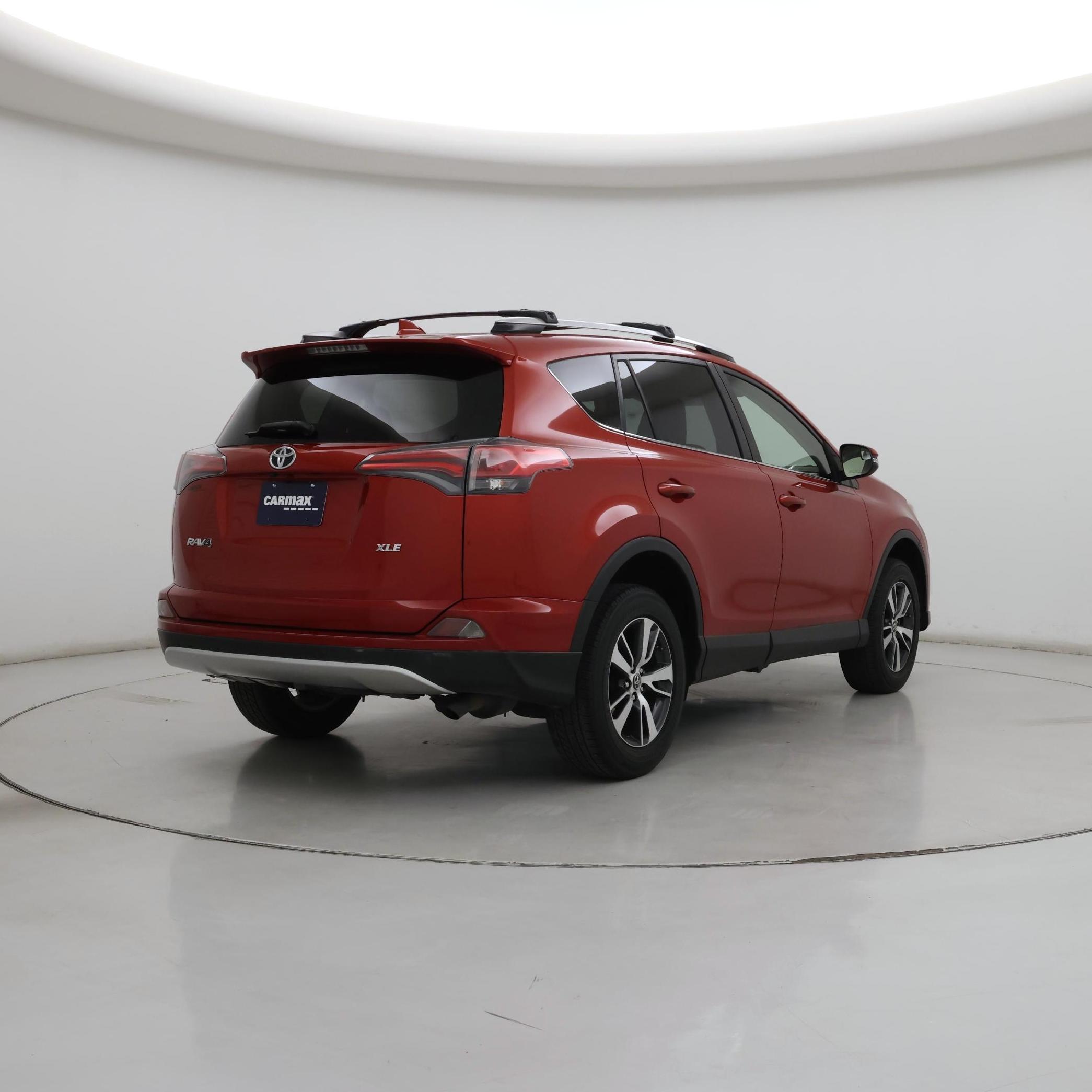 Thumbnail: 2016 Toyota RAV4 - 8