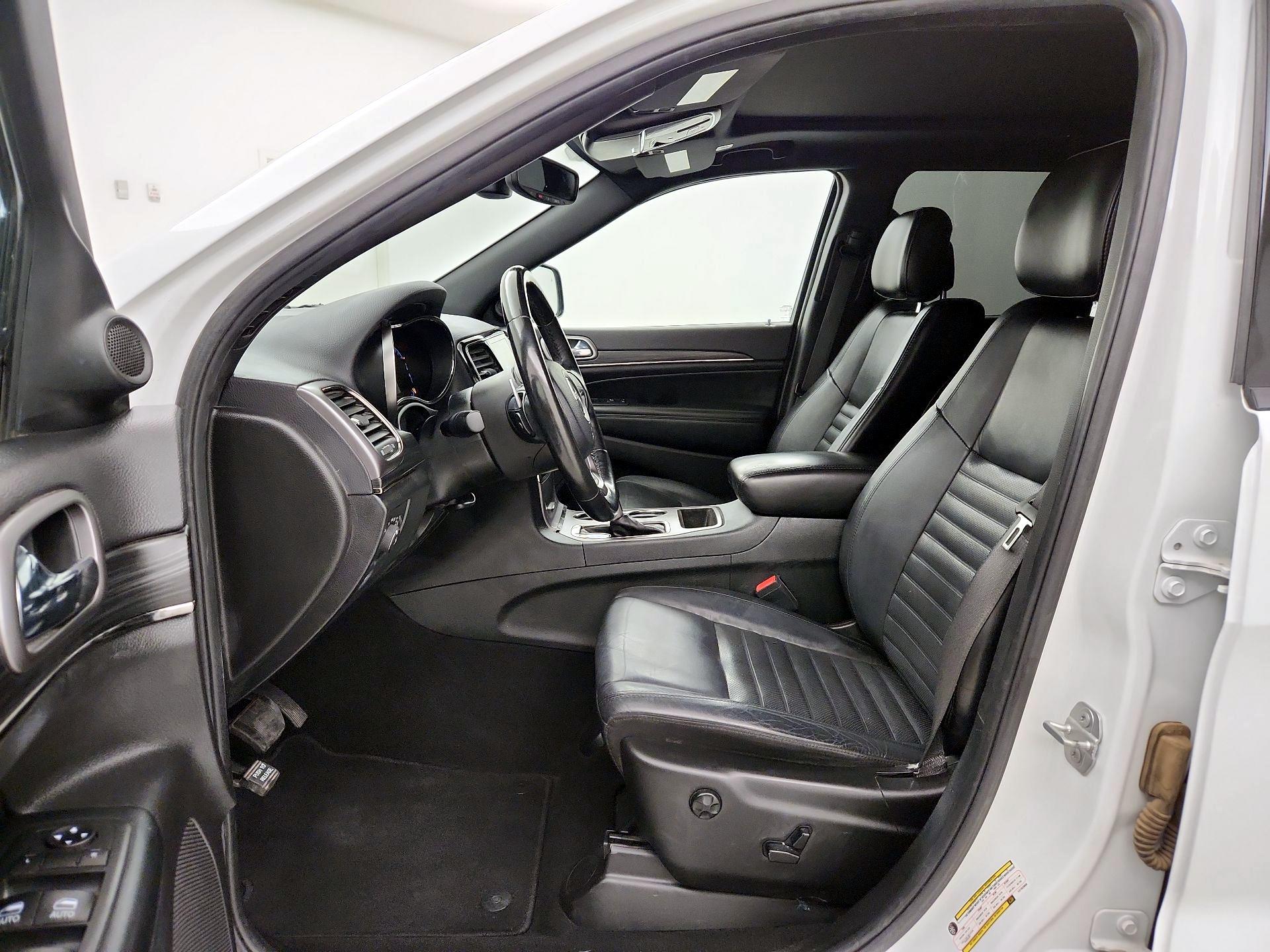 Thumbnail: 2020 Jeep Grand Cherokee - 11