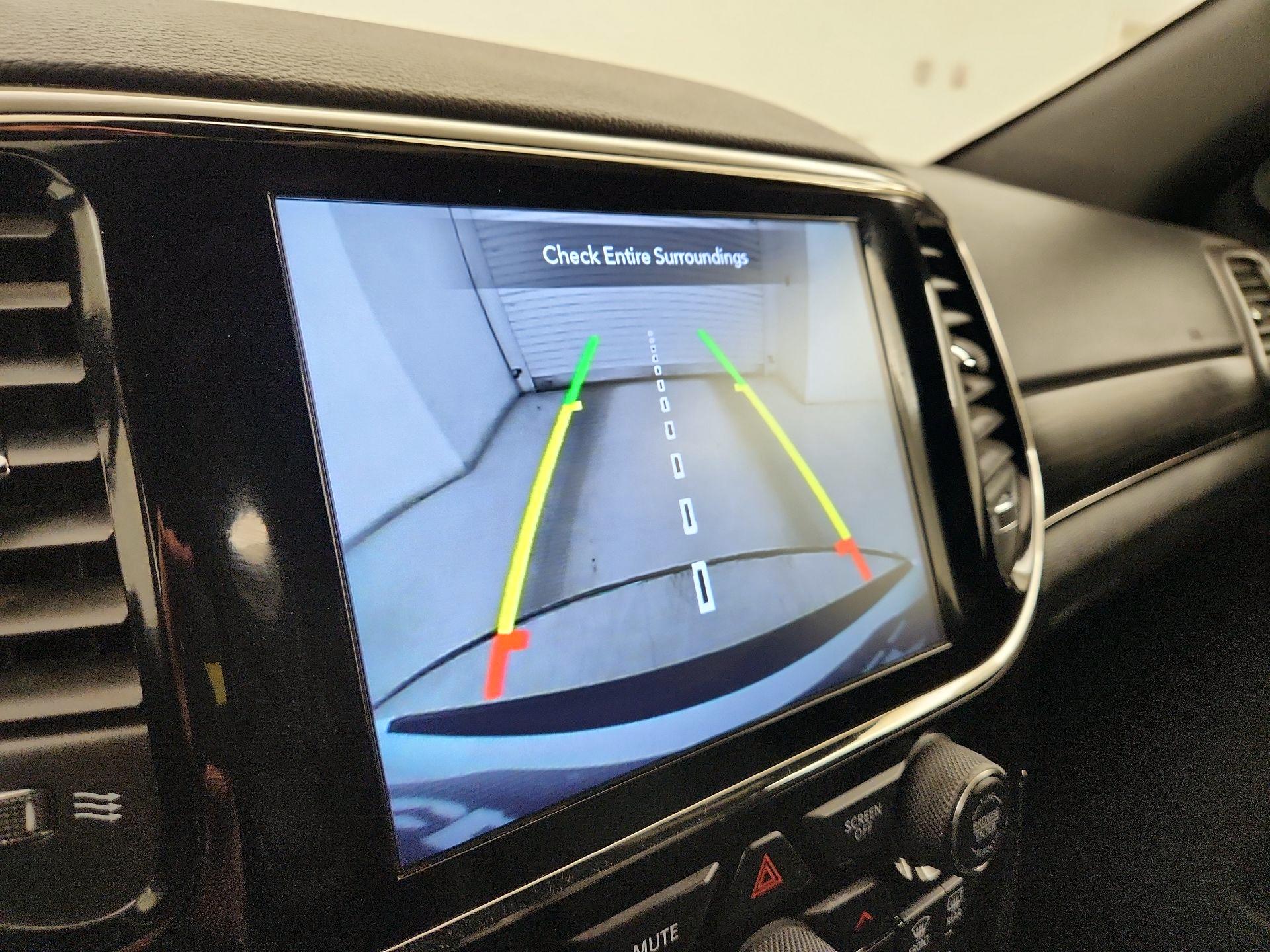 Thumbnail: 2020 Jeep Grand Cherokee - 15