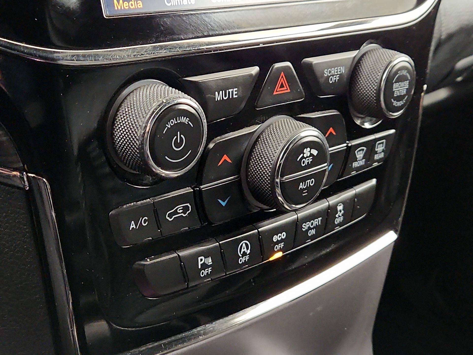 Thumbnail: 2020 Jeep Grand Cherokee - 17