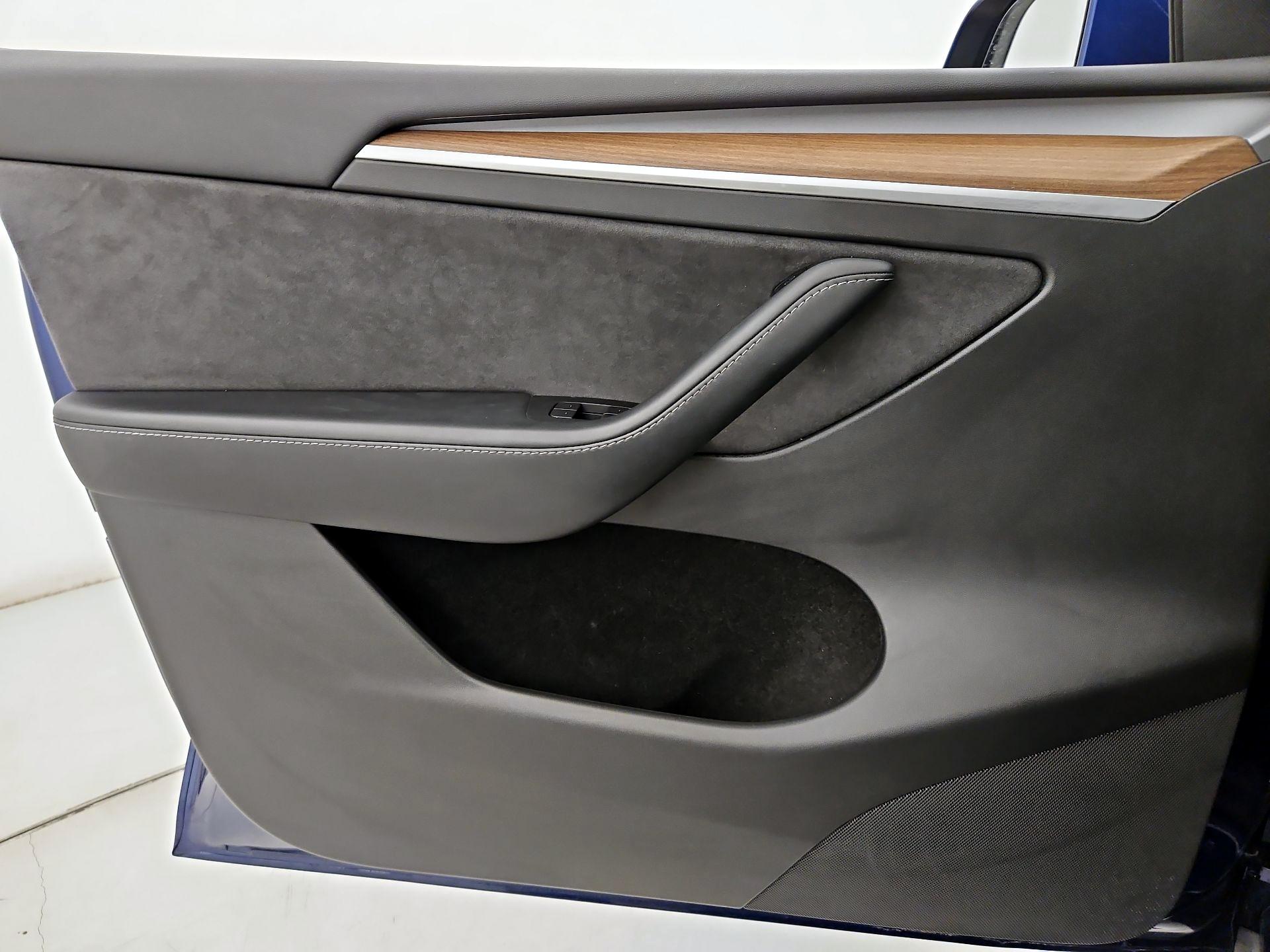 Thumbnail: 2022 Tesla Model Y - 12