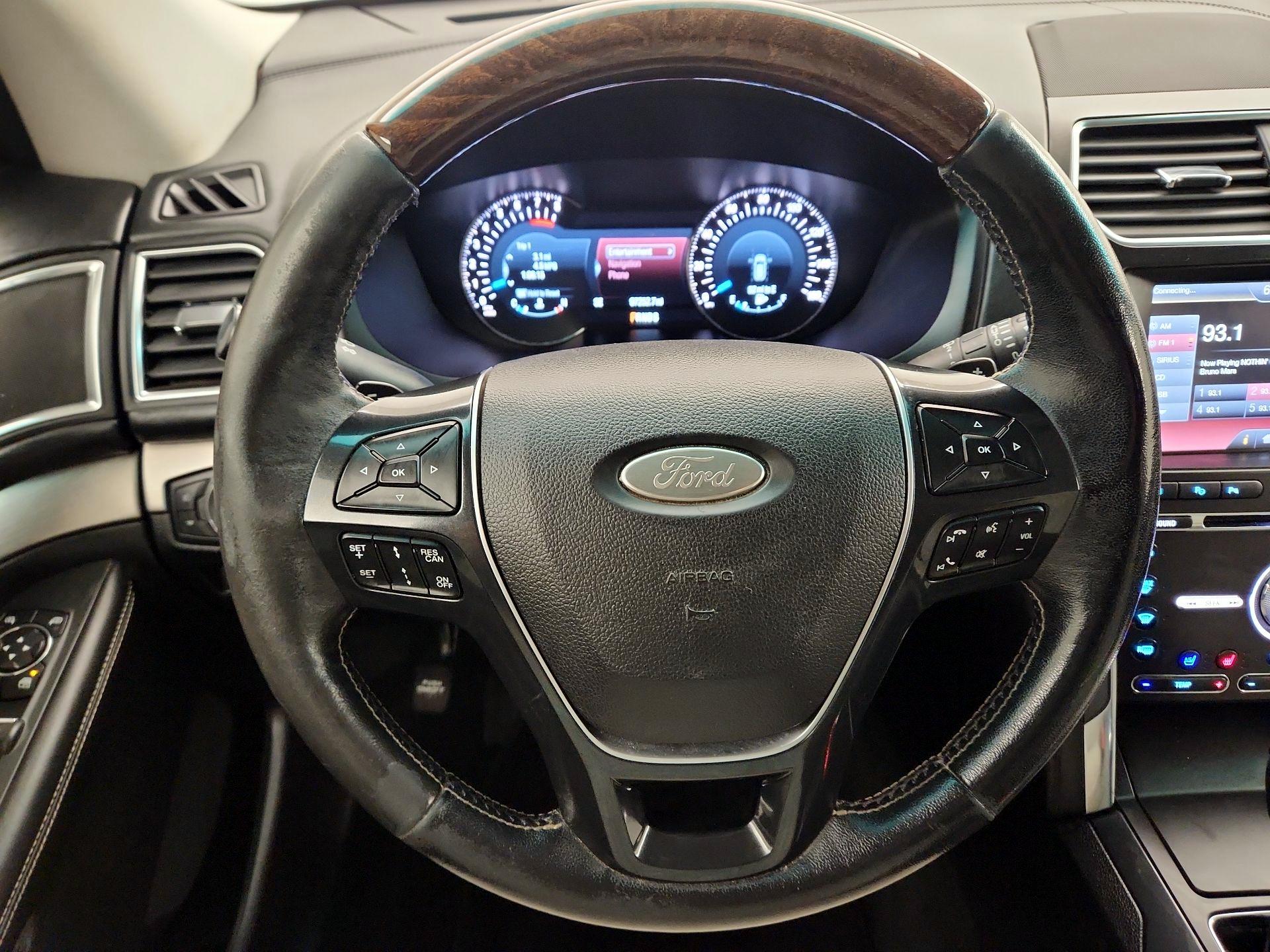 Thumbnail: 2016 Ford Explorer - 10