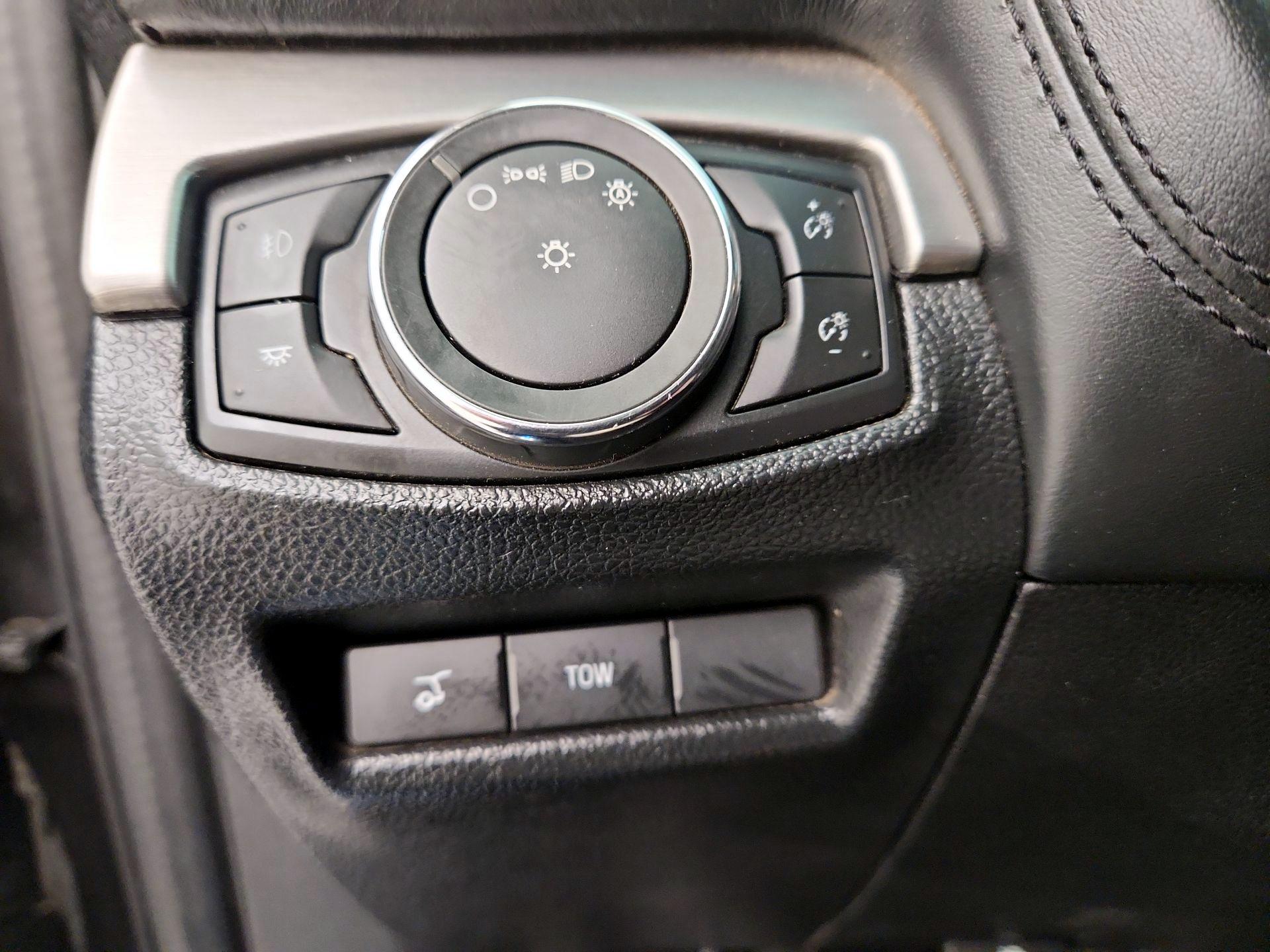 Thumbnail: 2016 Ford Explorer - 13