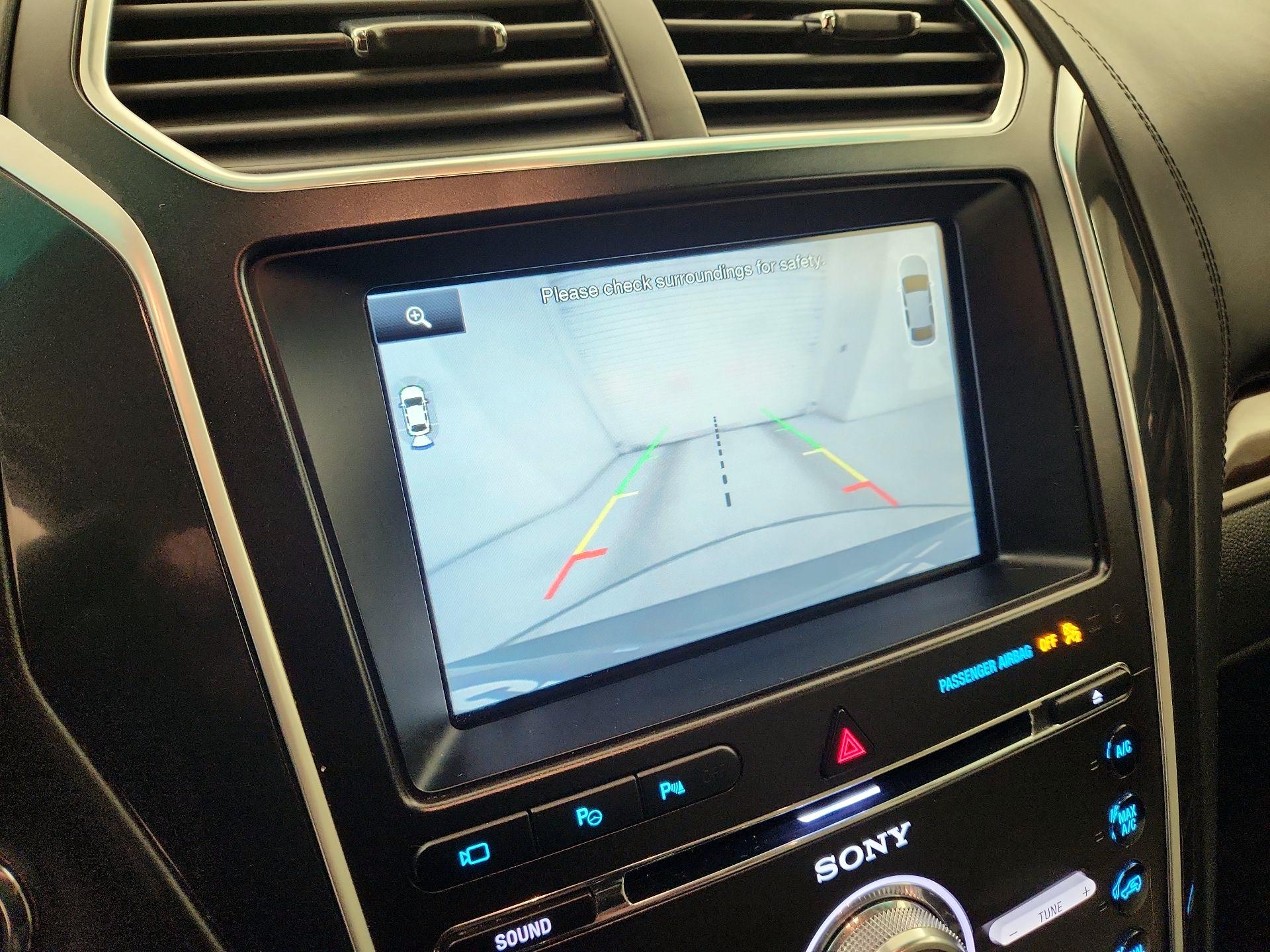 Thumbnail: 2016 Ford Explorer - 15