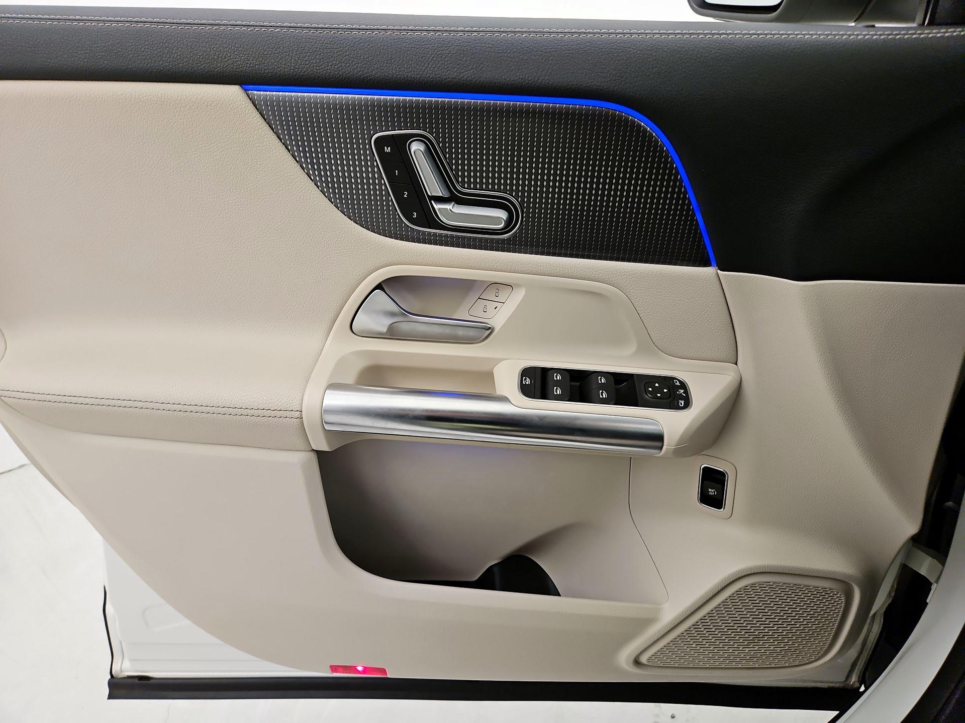 Thumbnail: 2021 Mercedes-Benz GLA - 12