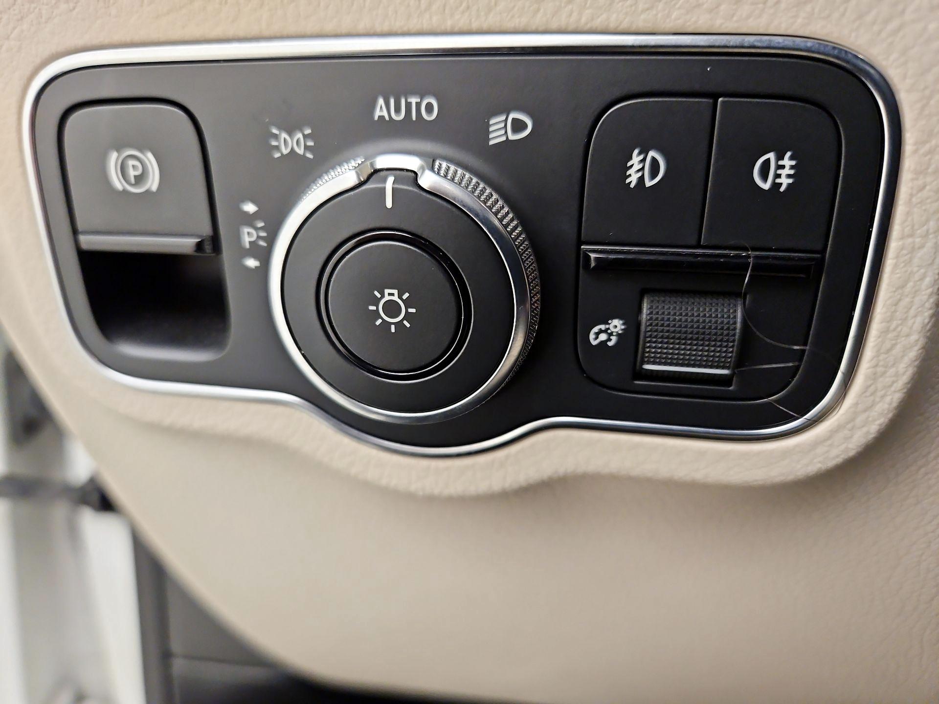 Thumbnail: 2021 Mercedes-Benz GLA - 13