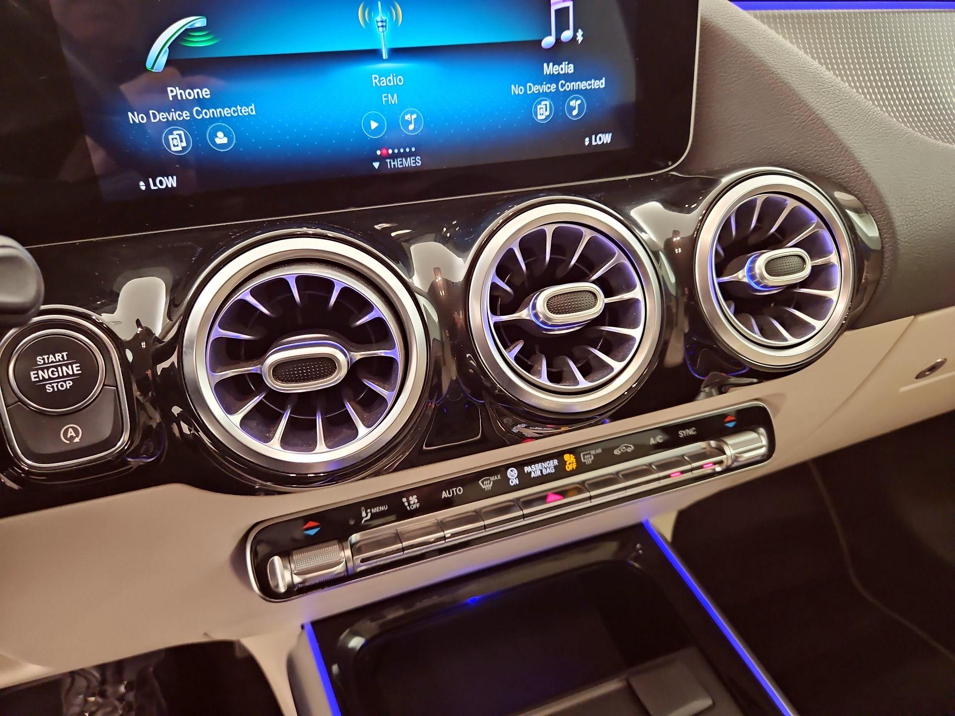 Thumbnail: 2021 Mercedes-Benz GLA - 16