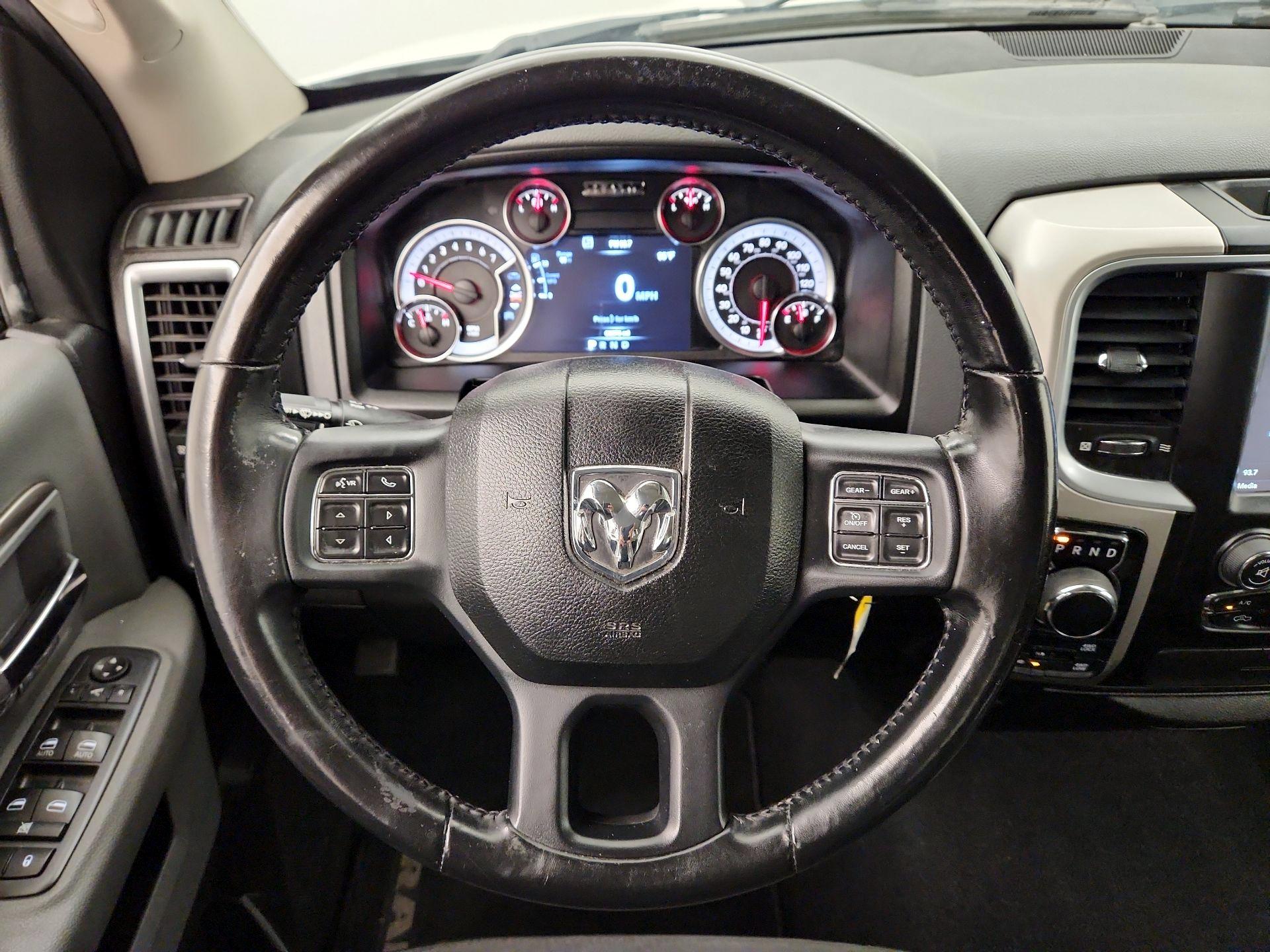 Thumbnail: 2019 RAM 1500 Classic - 10