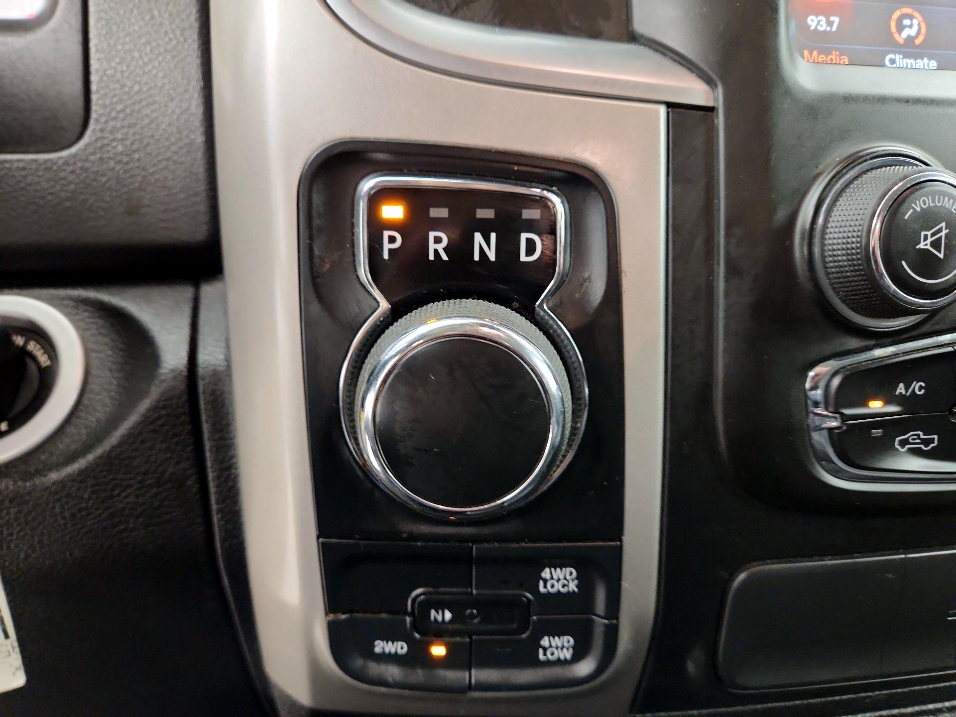 Thumbnail: 2019 RAM 1500 Classic - 17