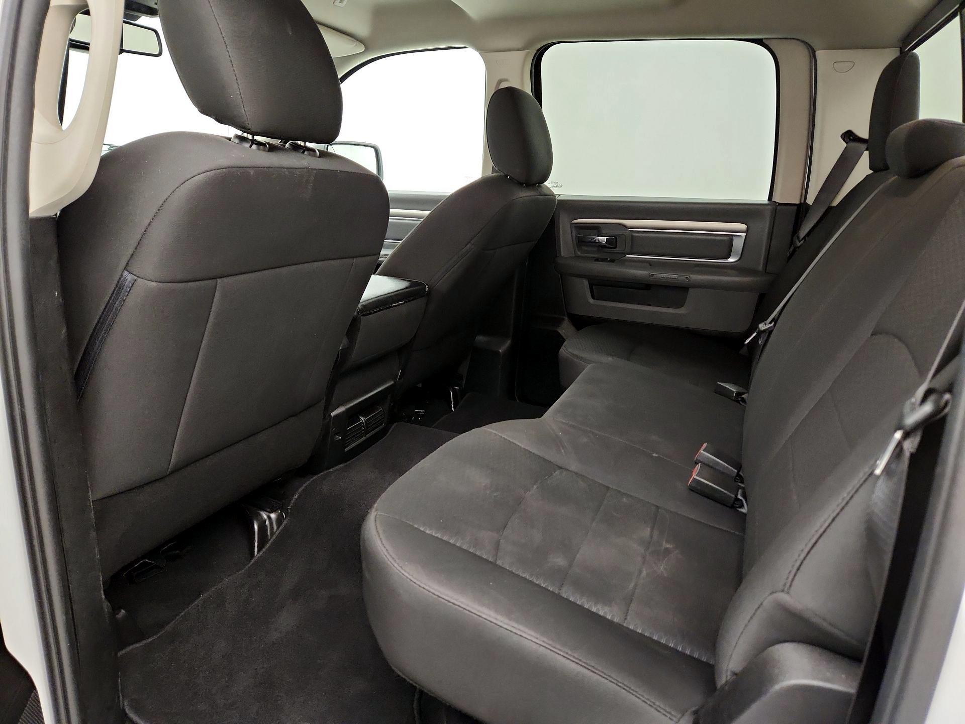 Thumbnail: 2019 RAM 1500 Classic - 19