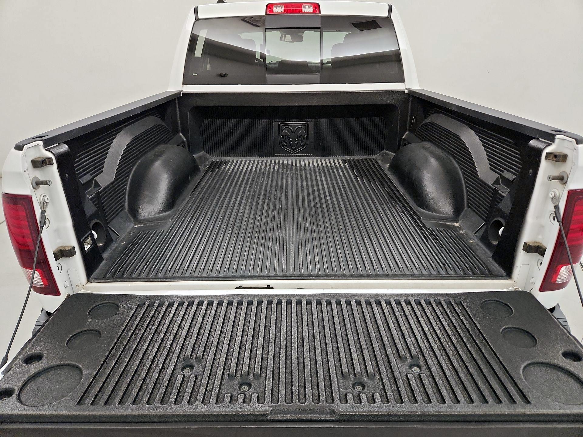 Thumbnail: 2019 RAM 1500 Classic - 20