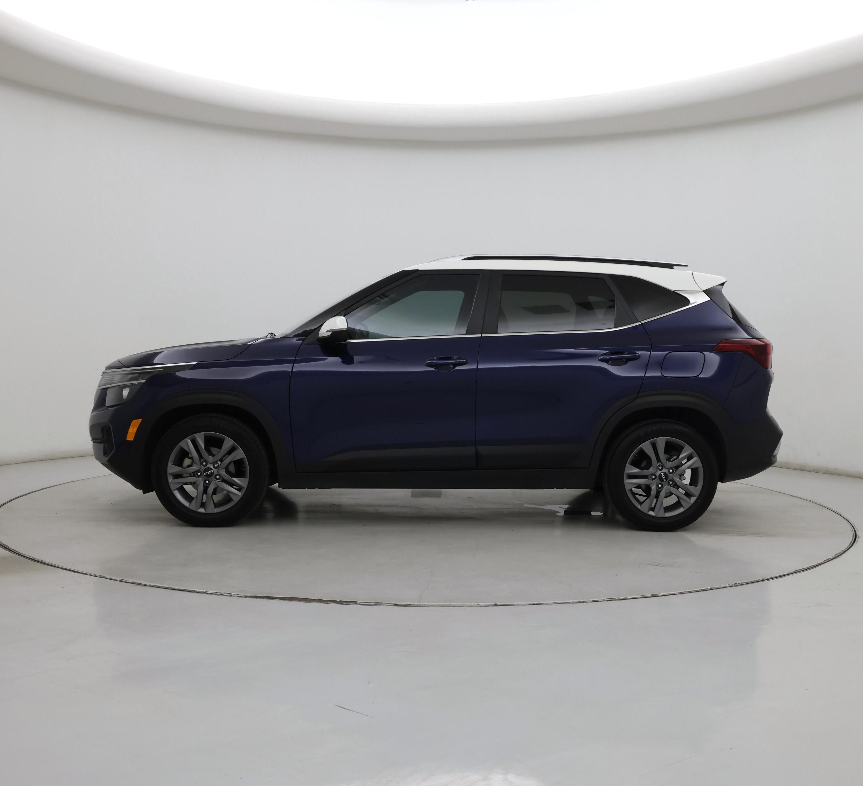 Thumbnail: 2023 Kia Seltos - 3