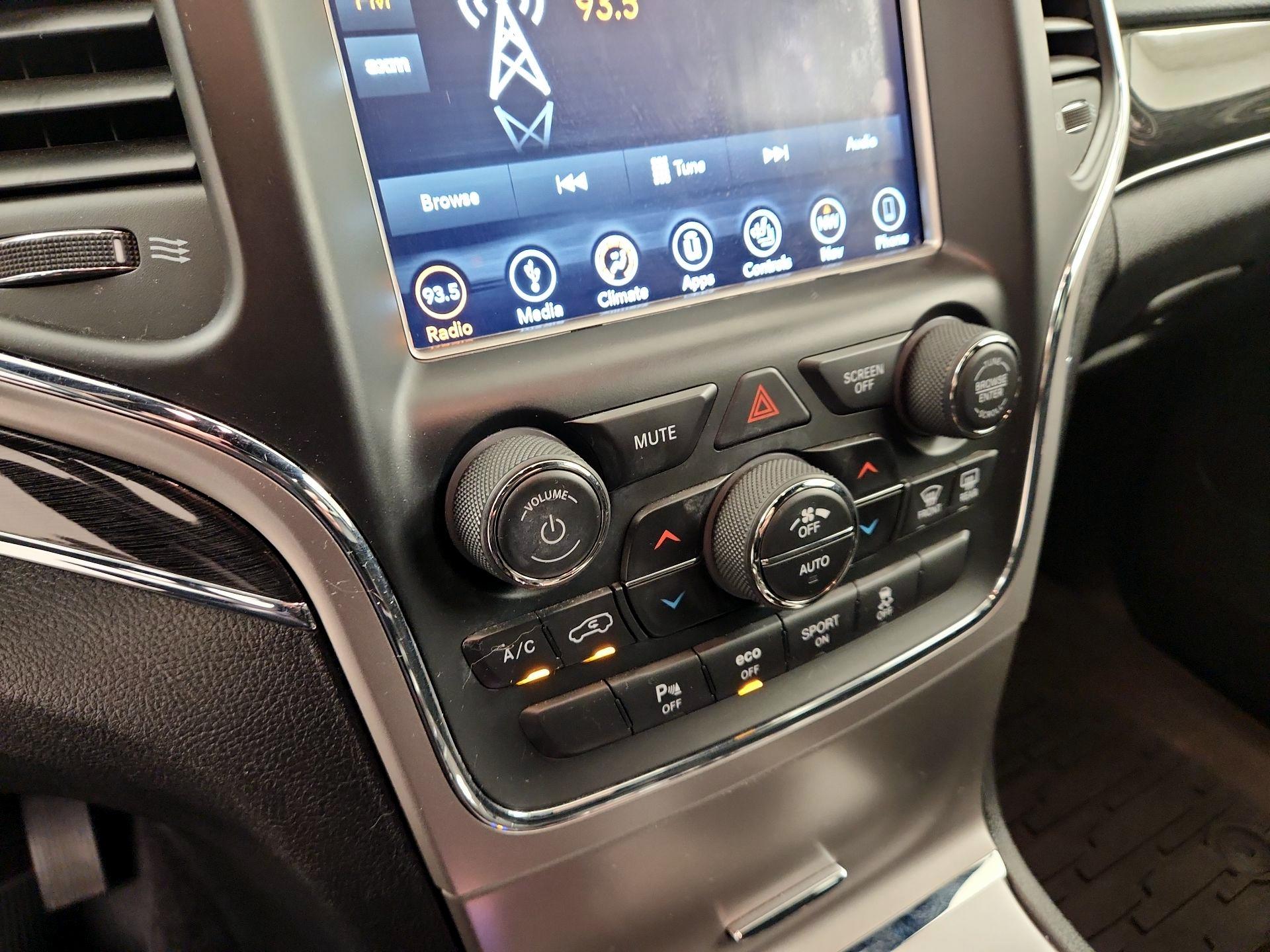 Thumbnail: 2018 Jeep Grand Cherokee - 17