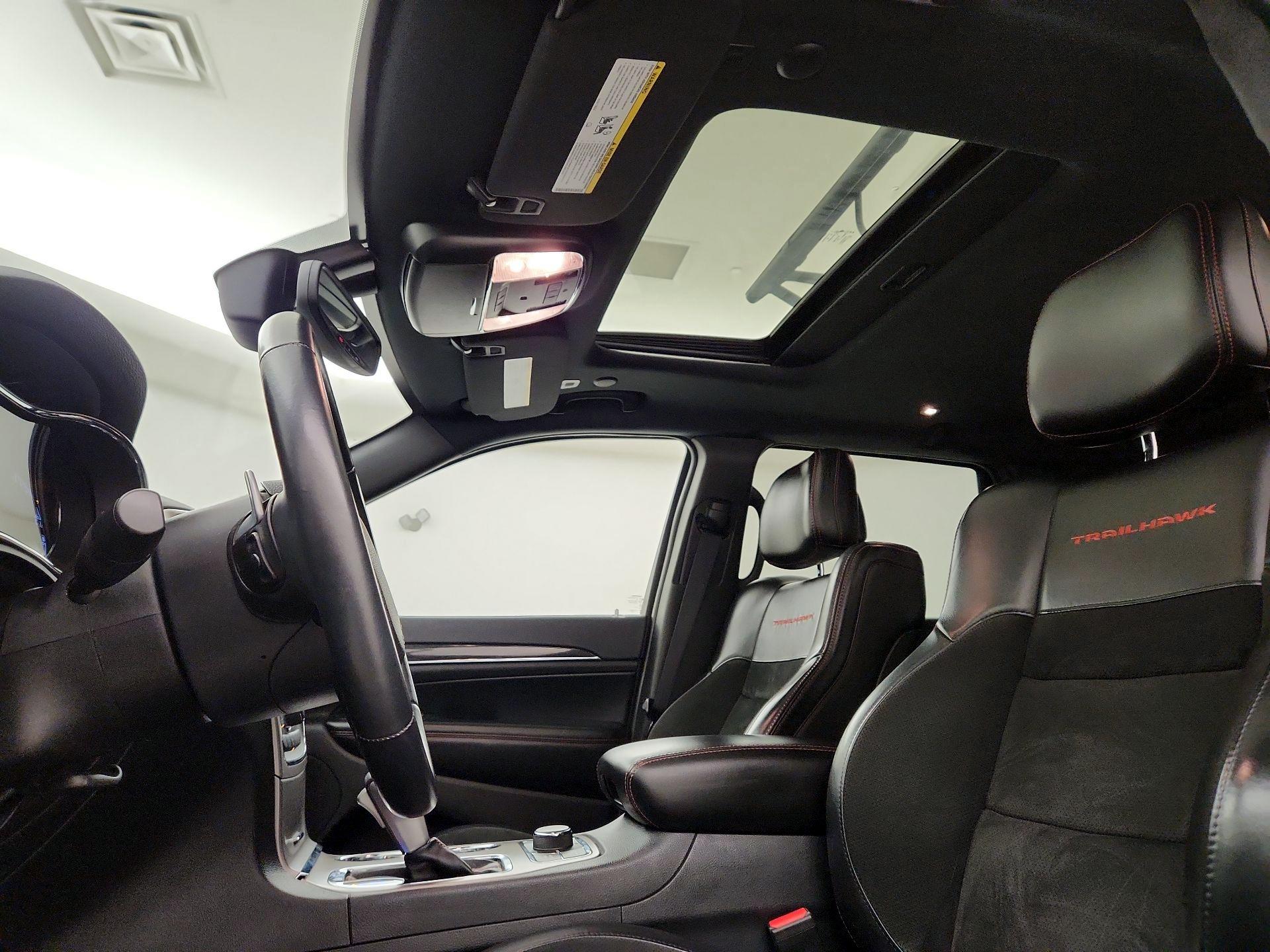 Thumbnail: 2018 Jeep Grand Cherokee - 20