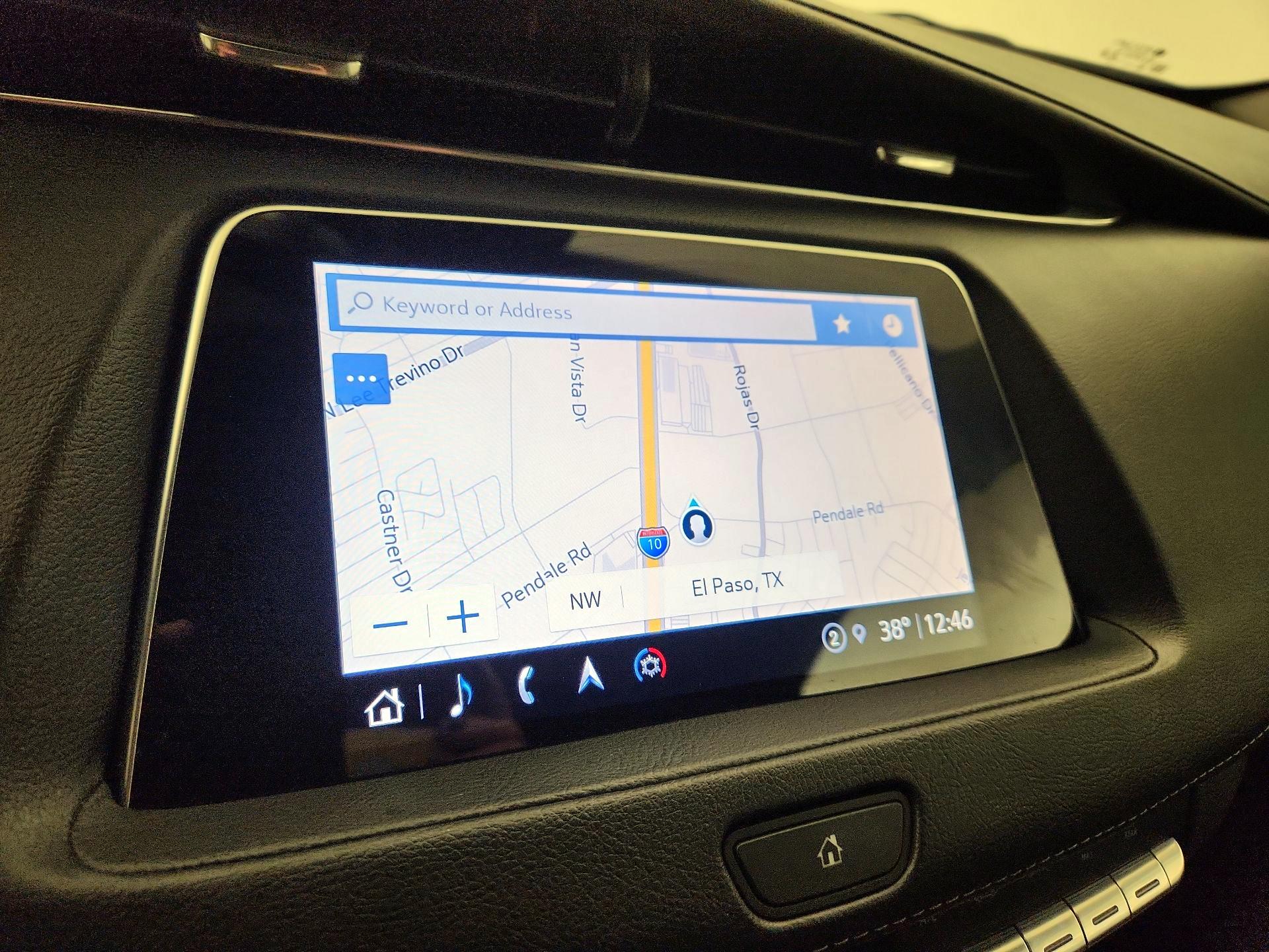 Thumbnail: 2022 Cadillac XT4 - 14