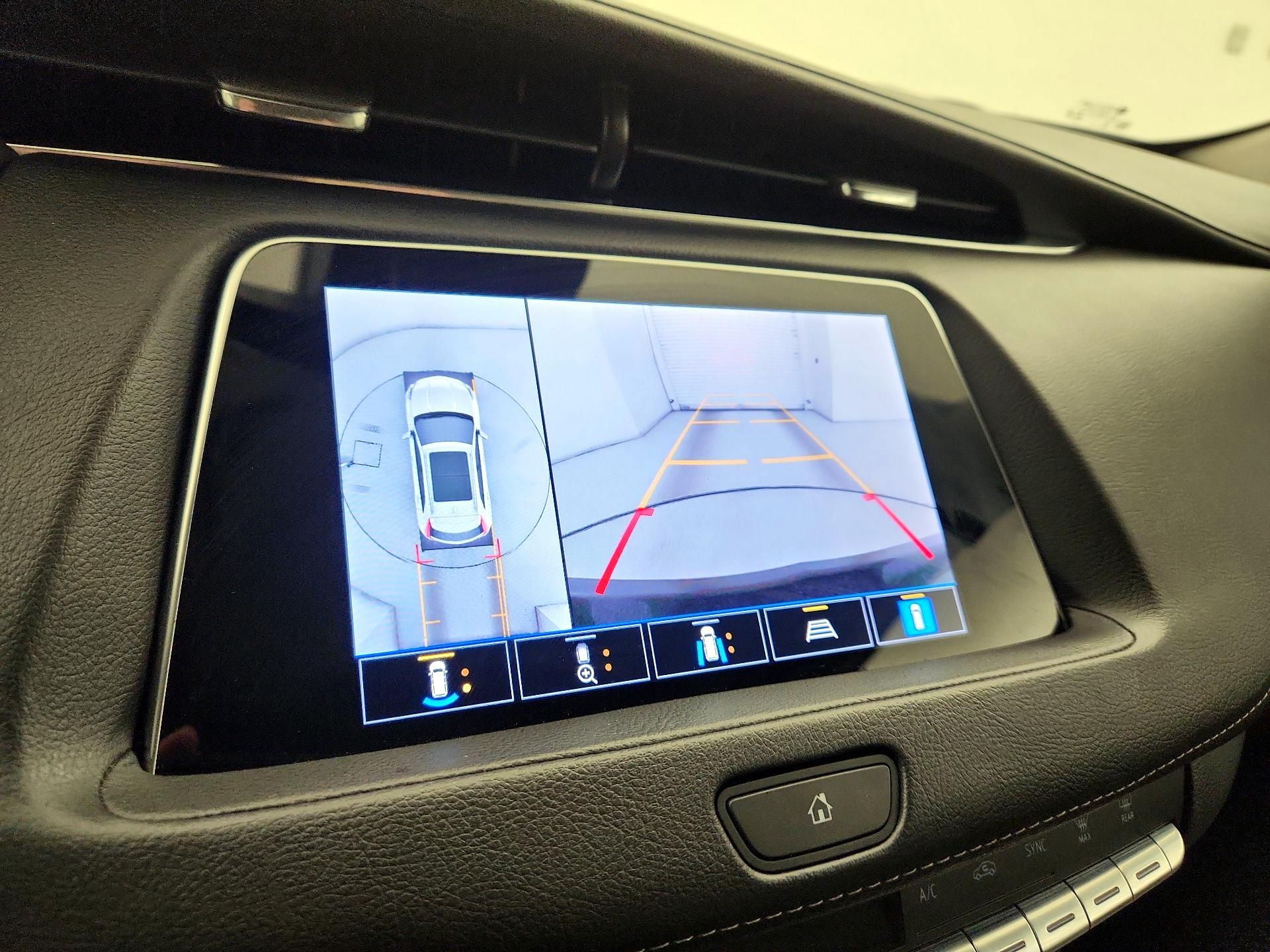 Thumbnail: 2022 Cadillac XT4 - 15