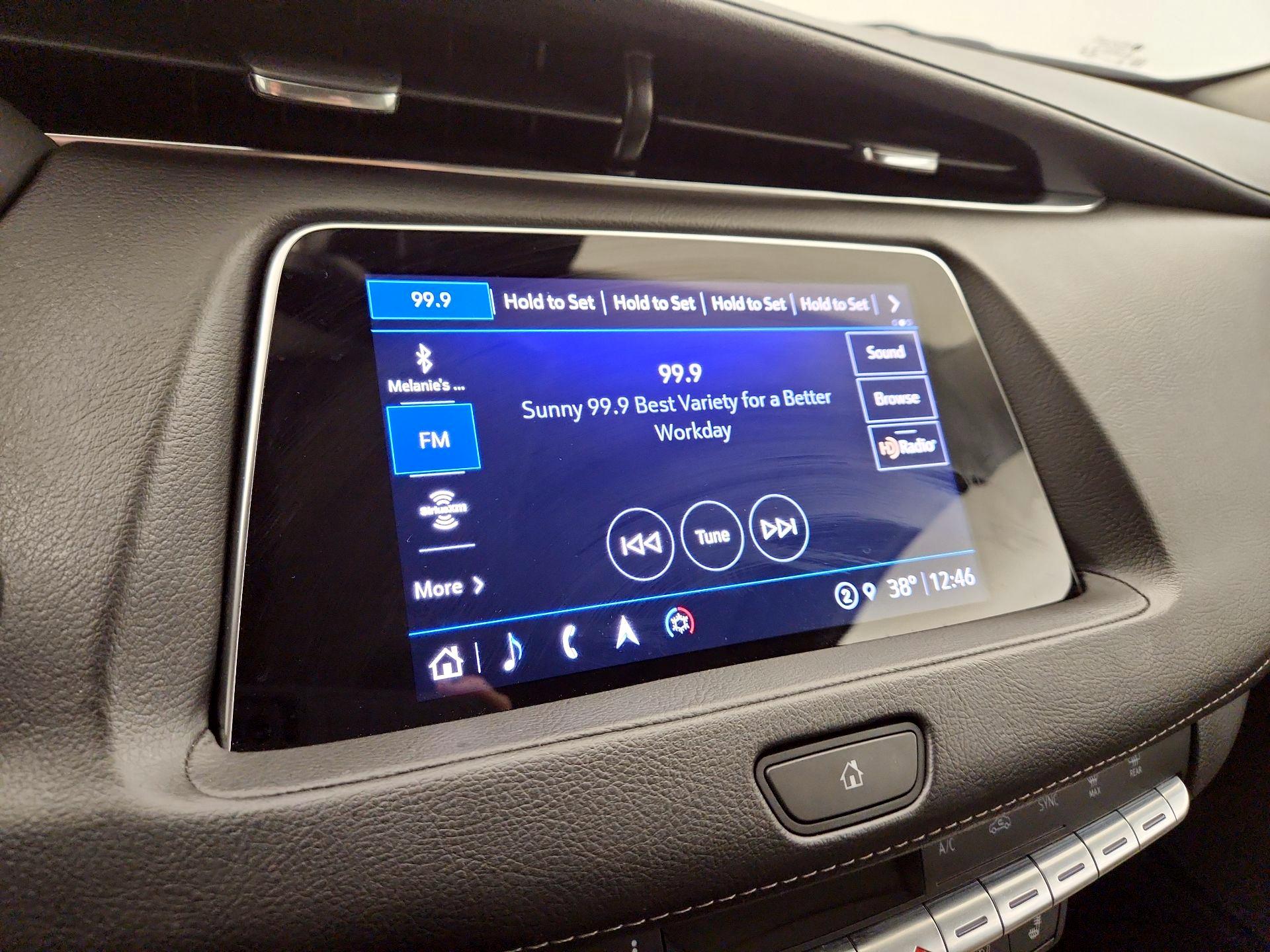 Thumbnail: 2022 Cadillac XT4 - 16